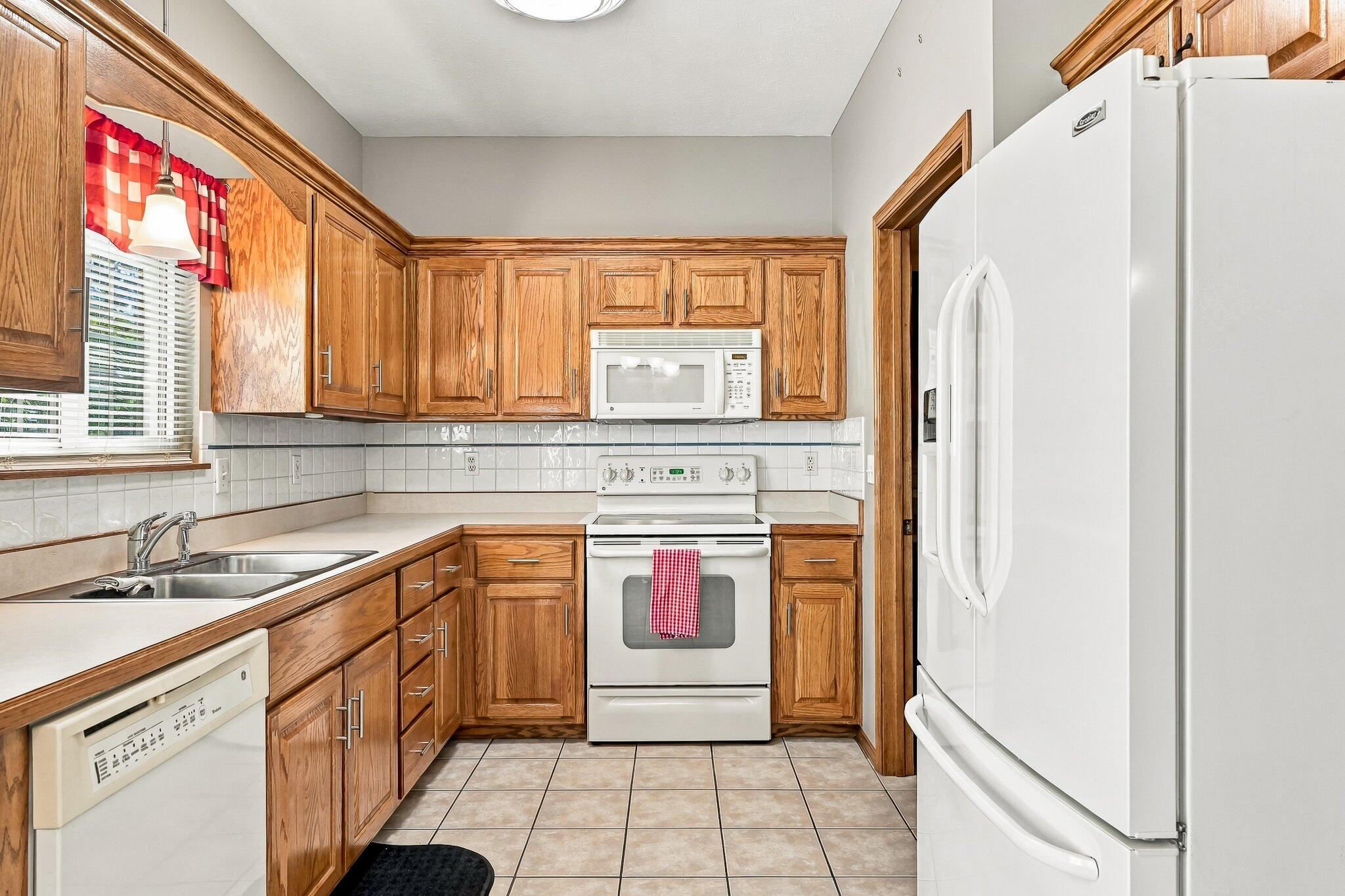2327 West Chesterfield Boulevard F Property Photo 8