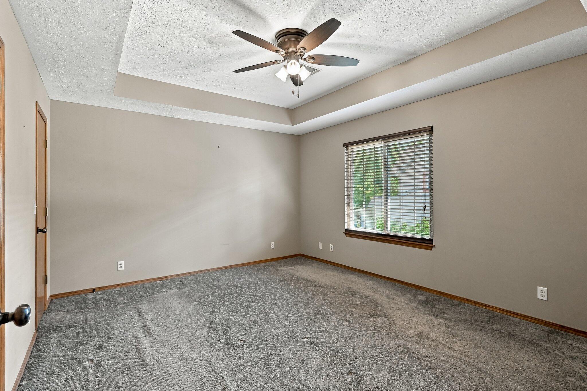 2327 West Chesterfield Boulevard F Property Photo 14