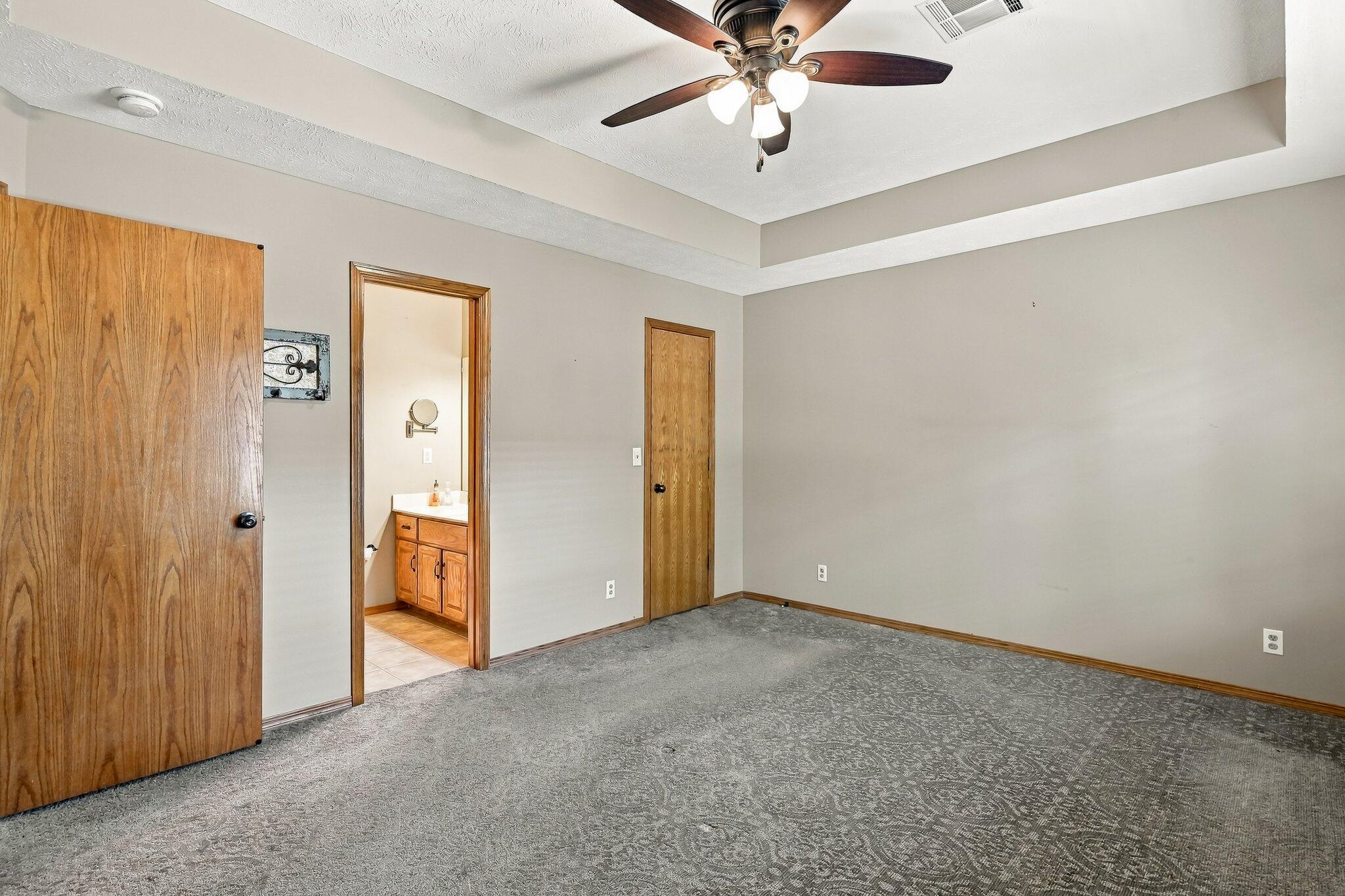 2327 West Chesterfield Boulevard F Property Photo 15