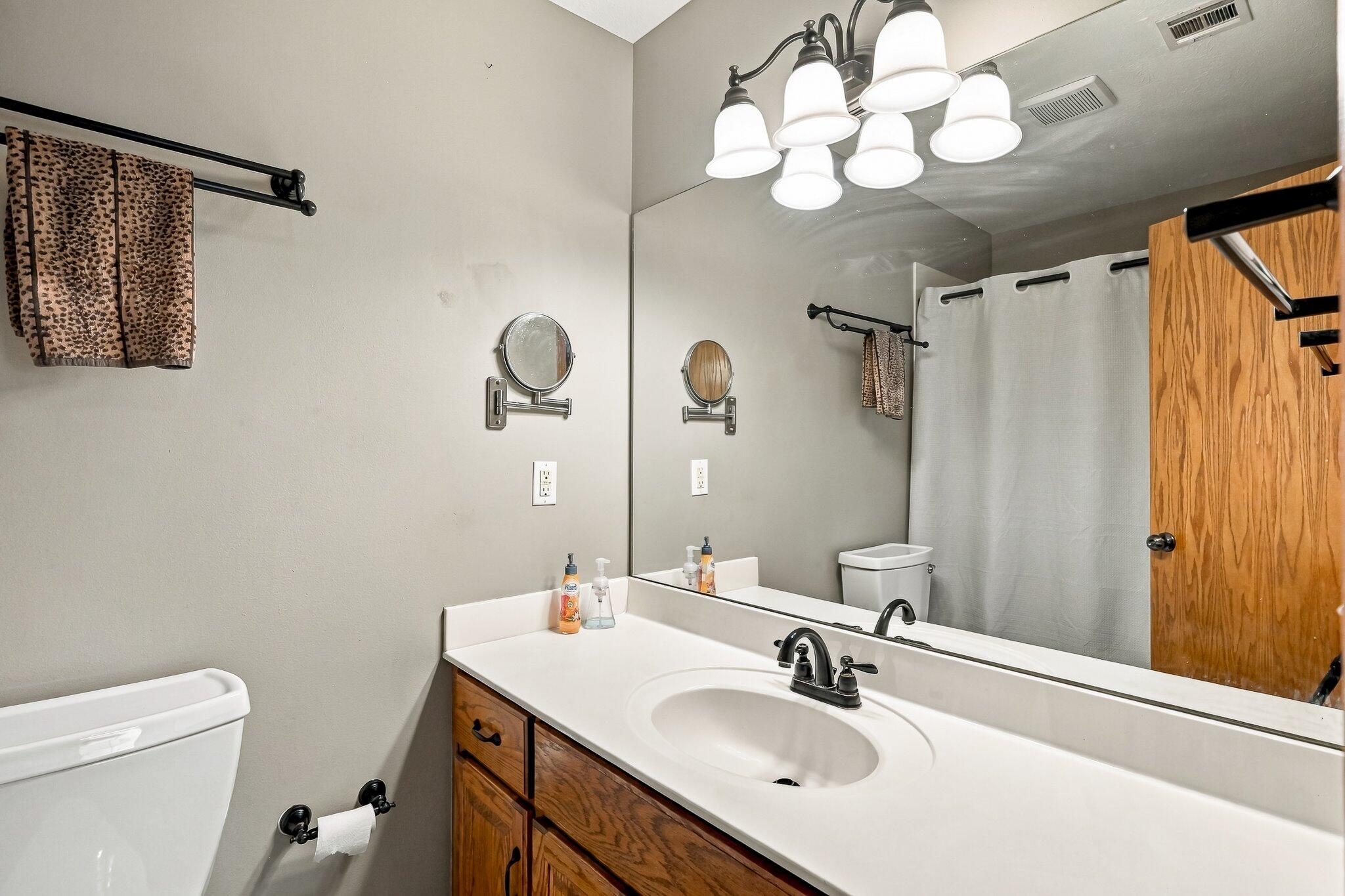 2327 West Chesterfield Boulevard F Property Photo 16