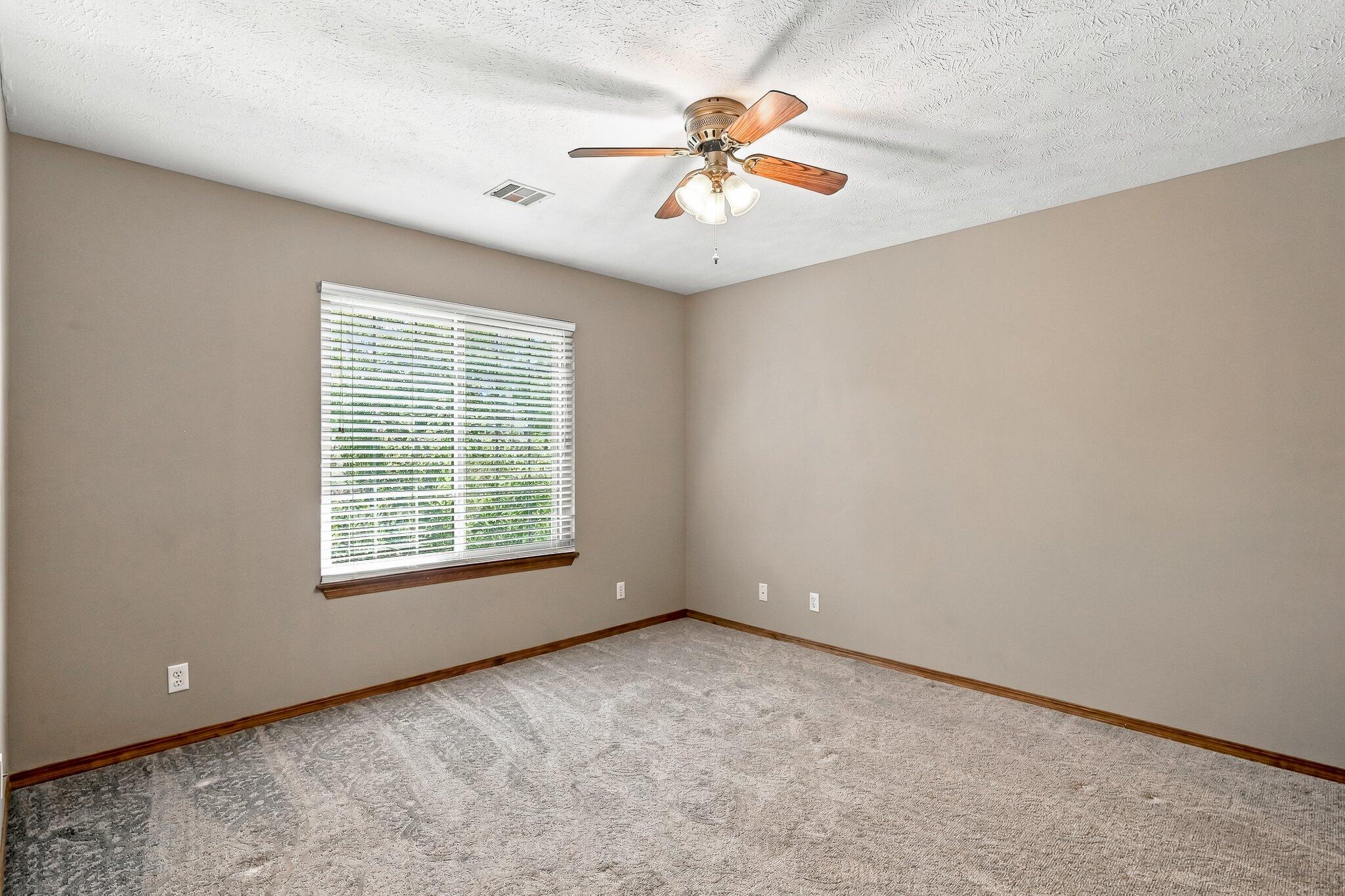 2327 West Chesterfield Boulevard F Property Photo 18