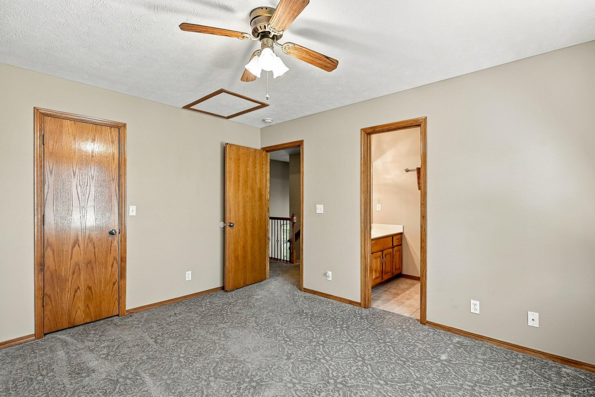 2327 West Chesterfield Boulevard F Property Photo 20