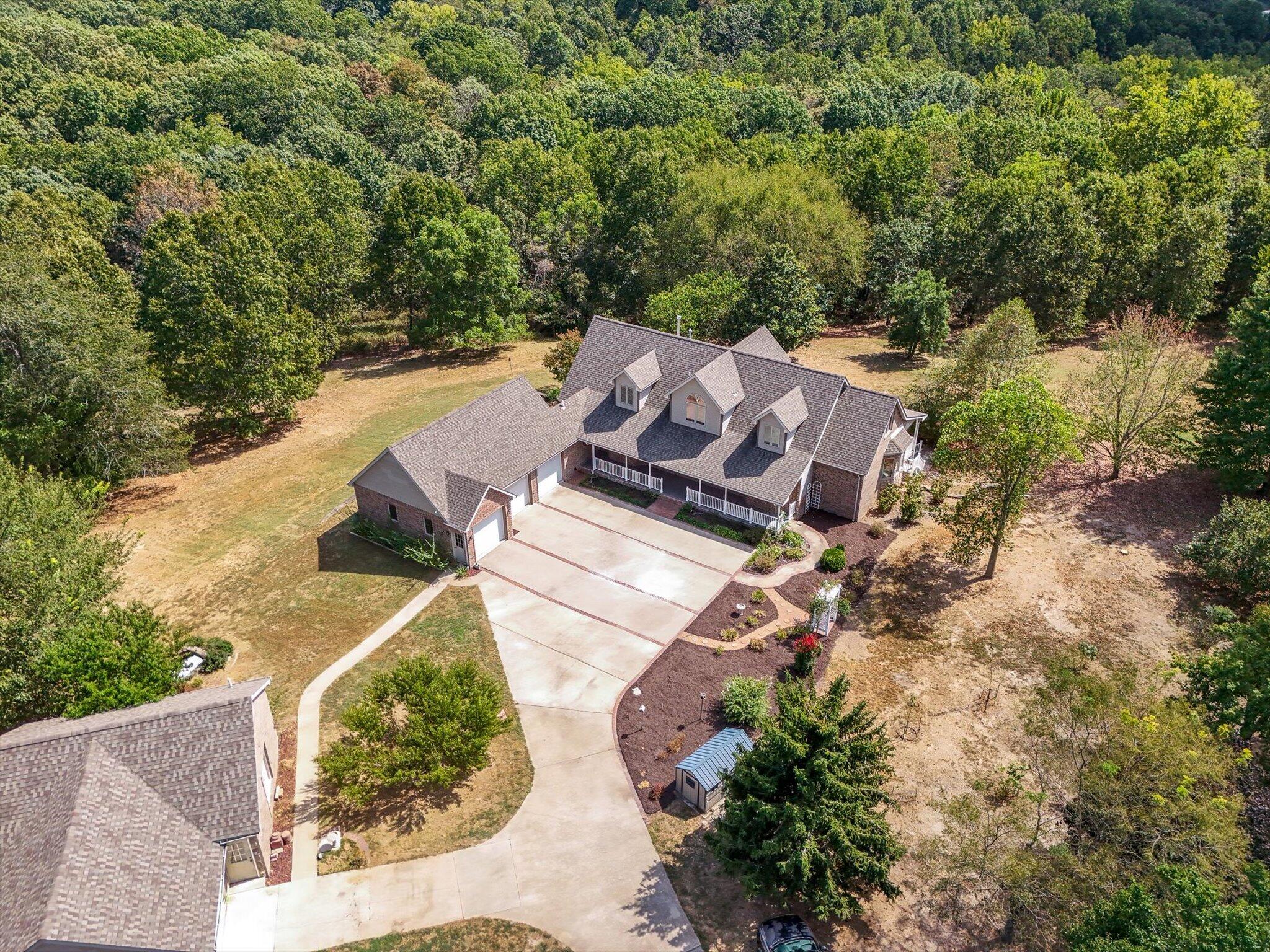 624 South Wood Haven Road Property Photo 1