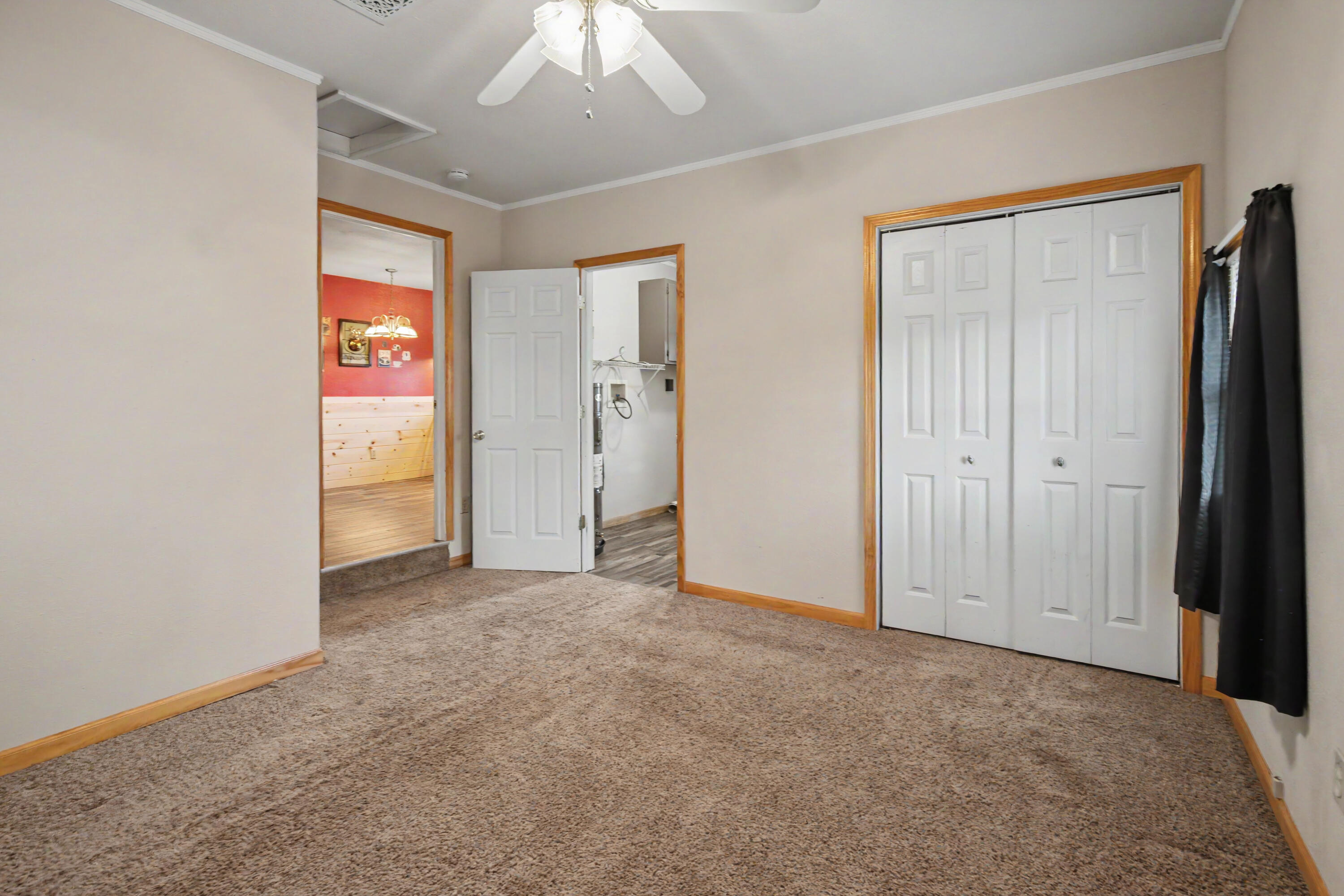 1001 East Airport Road Property Photo 5