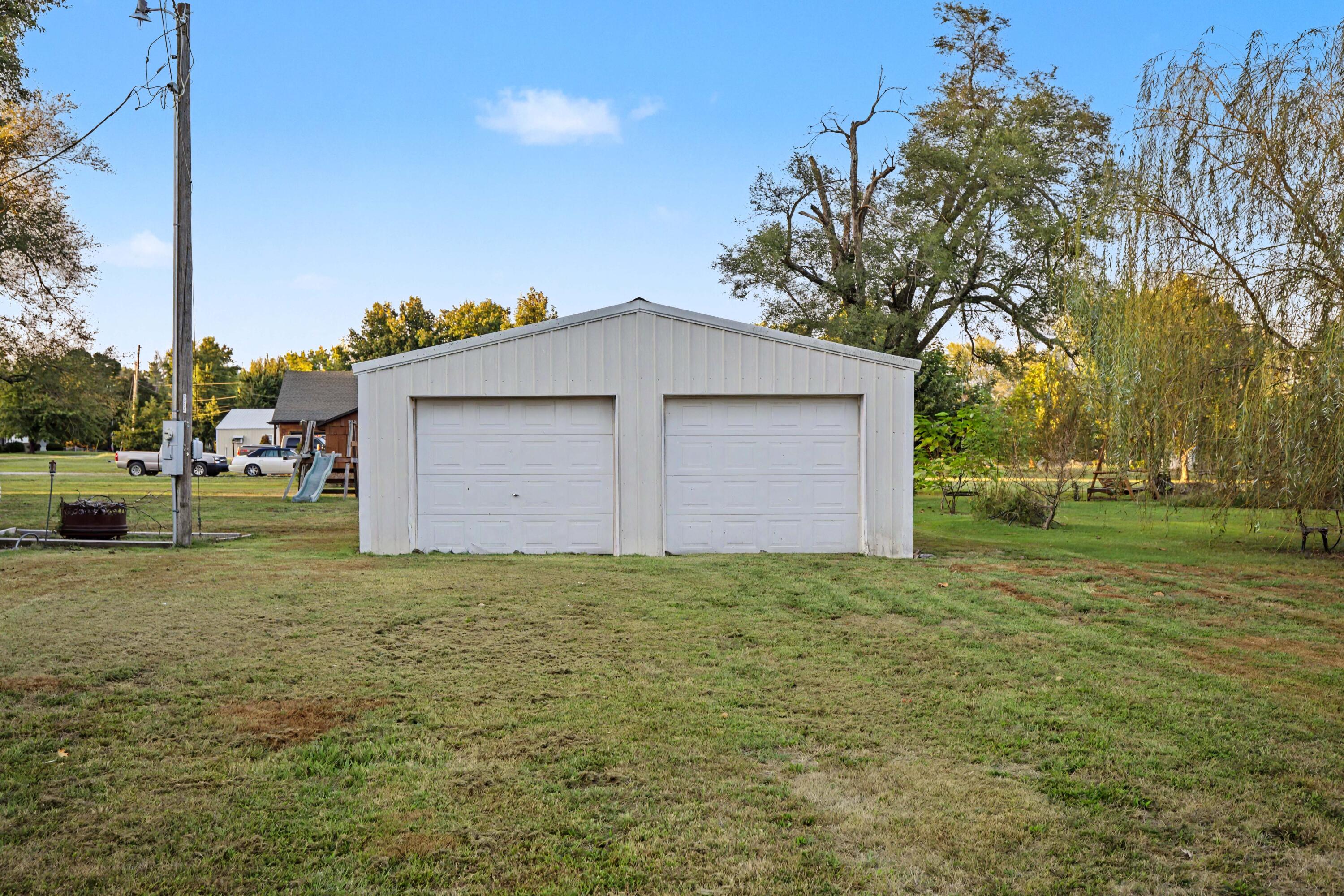 1001 East Airport Road Property Photo 25