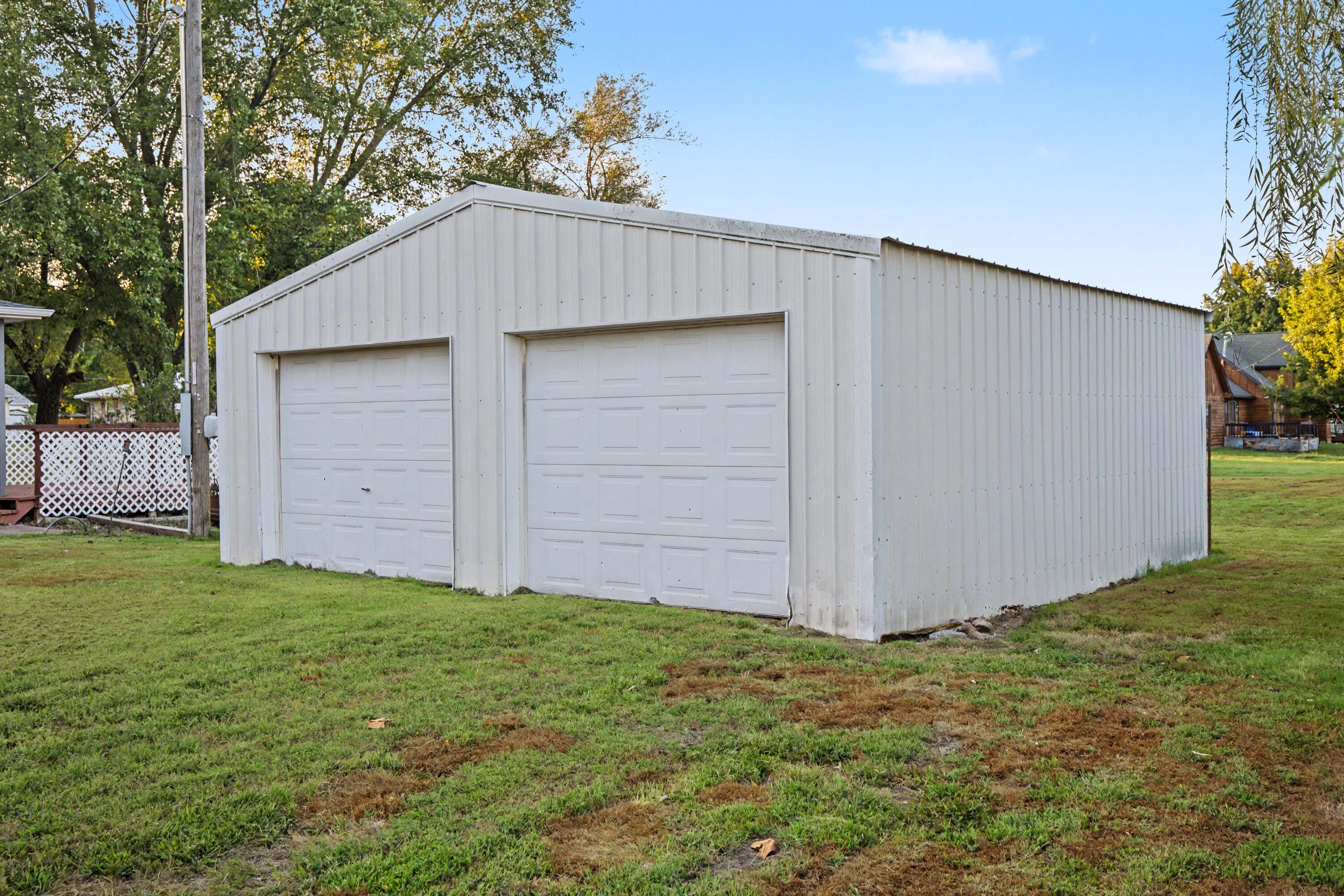 1001 East Airport Road Property Photo 27