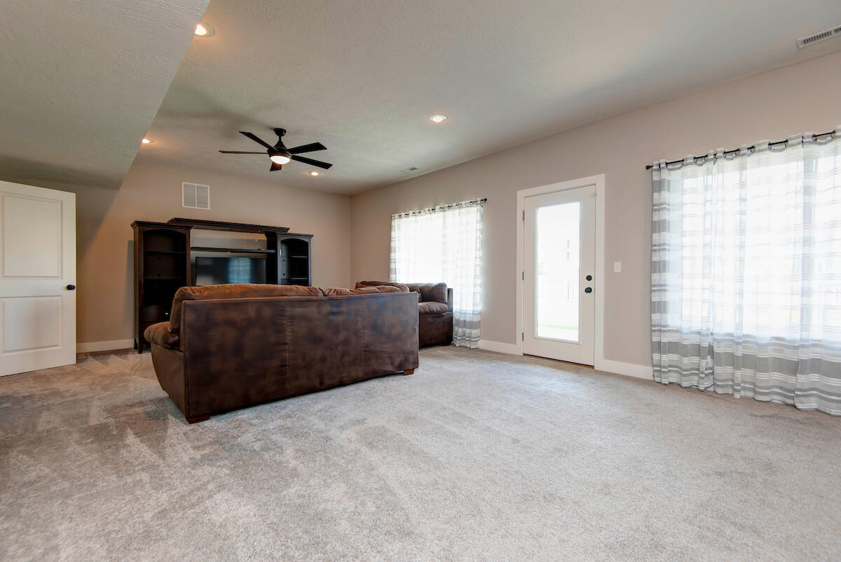 707 North Fox Hill Circle Property Photo 24