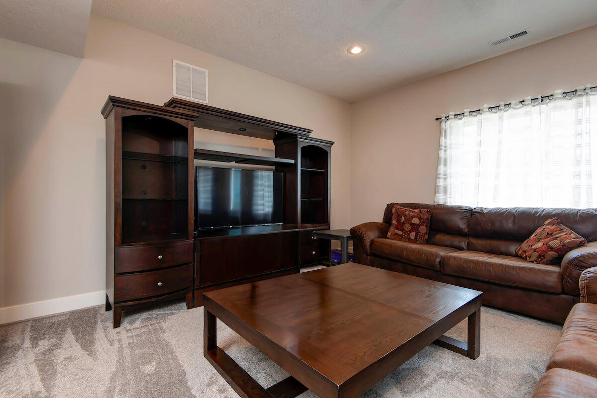 707 North Fox Hill Circle Property Photo 25