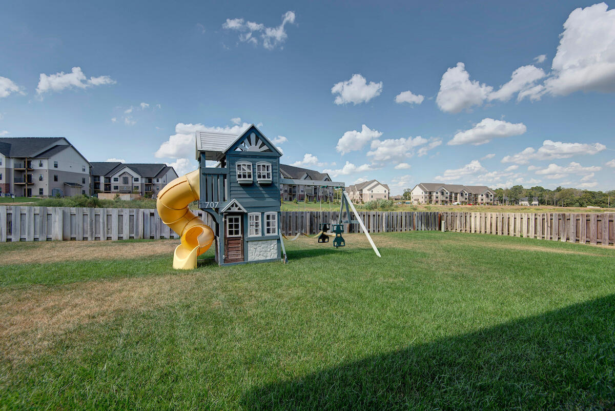 707 North Fox Hill Circle Property Photo 34