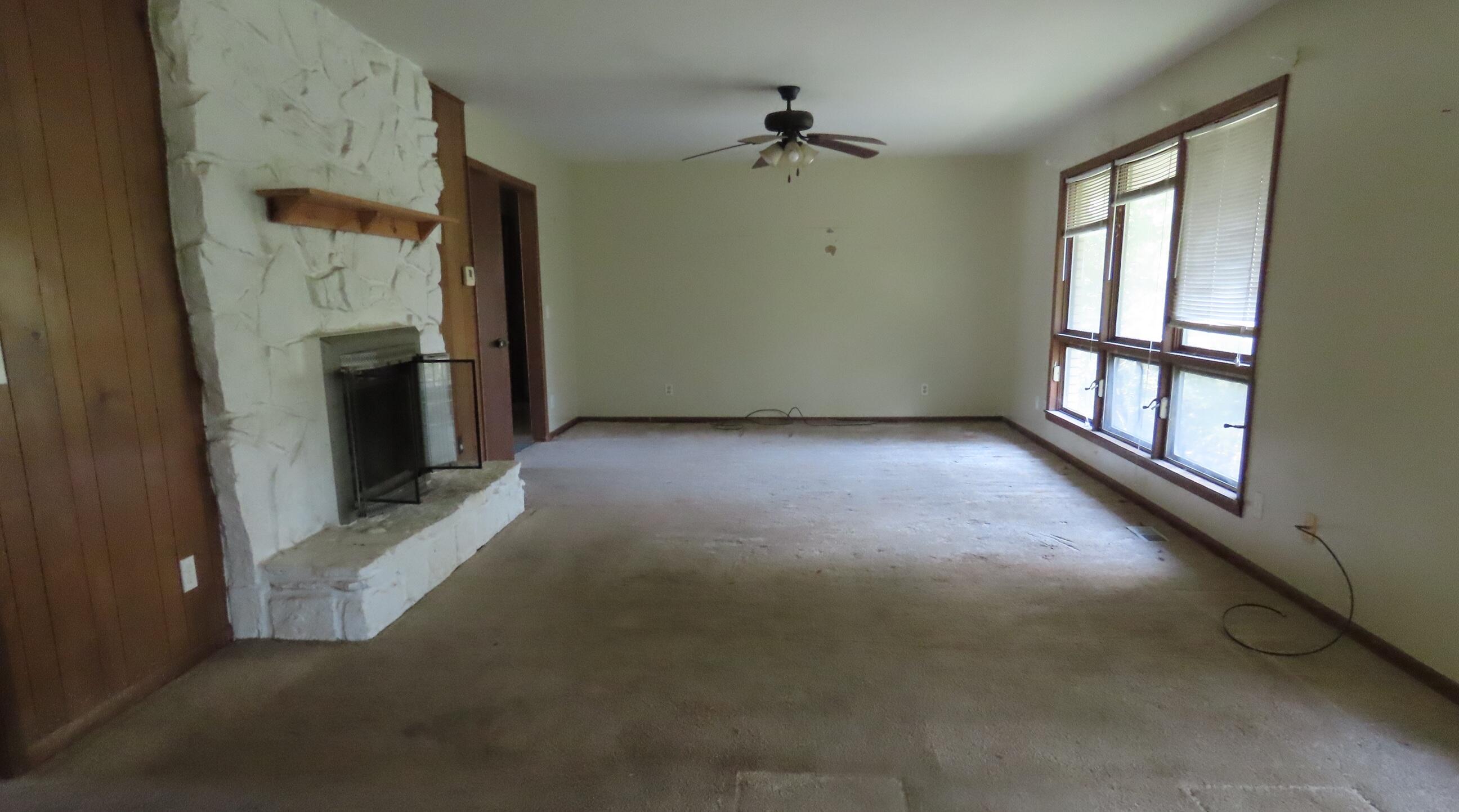 855 Camelot Property Photo 6