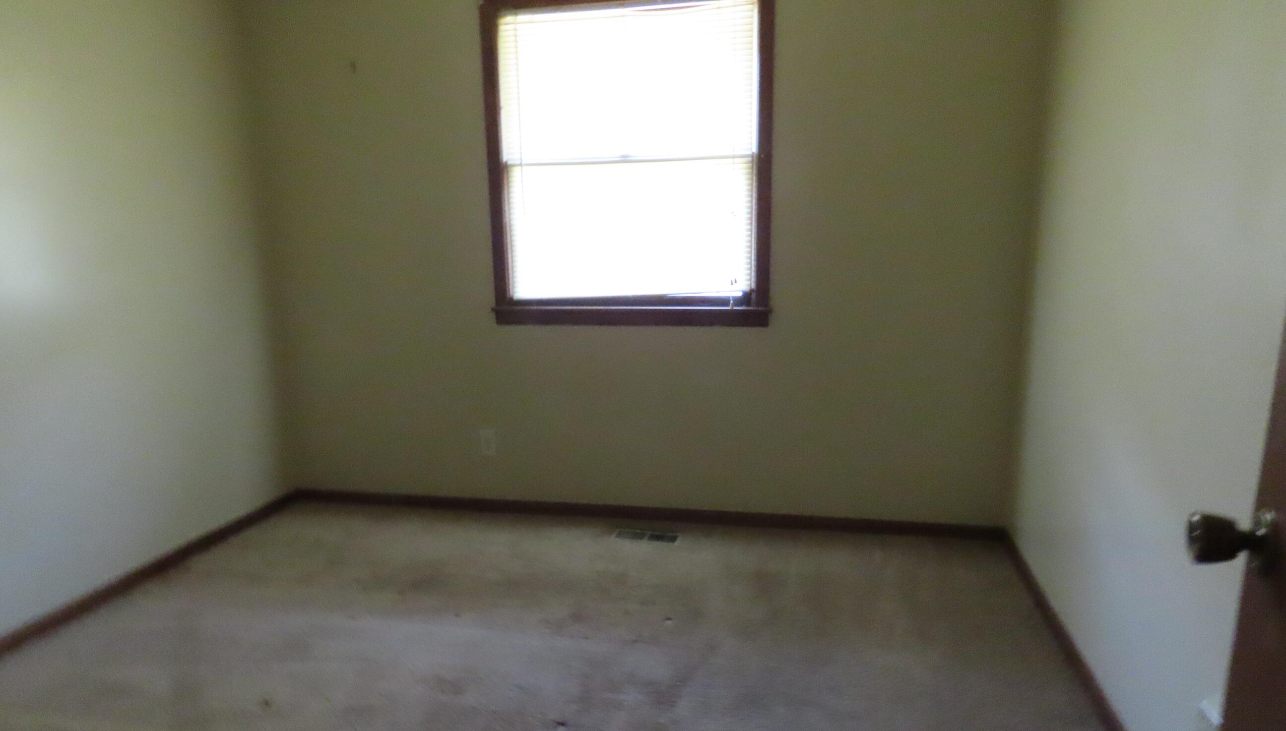 855 Camelot Property Photo 9