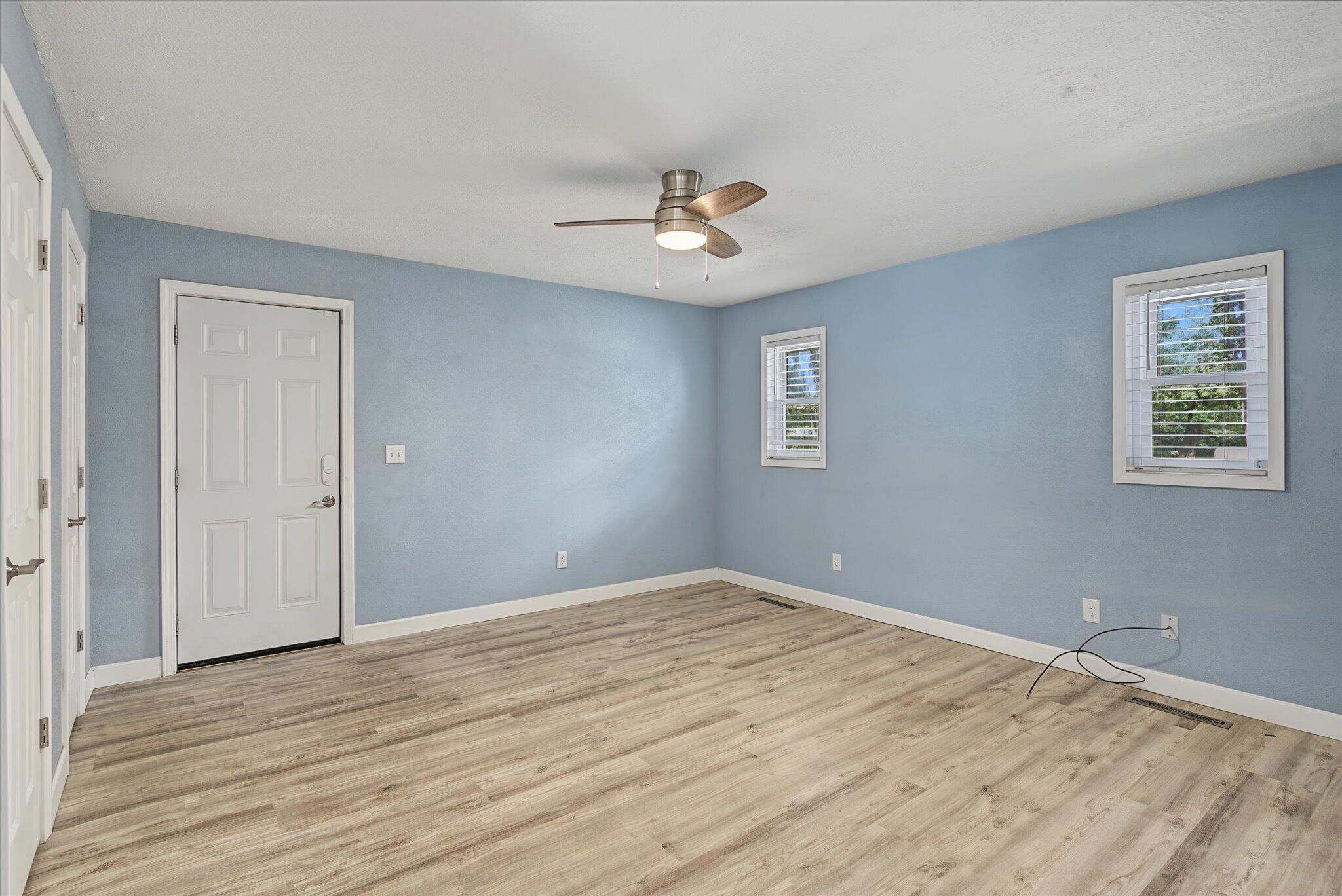 1511 East Groves Drive Property Photo 14