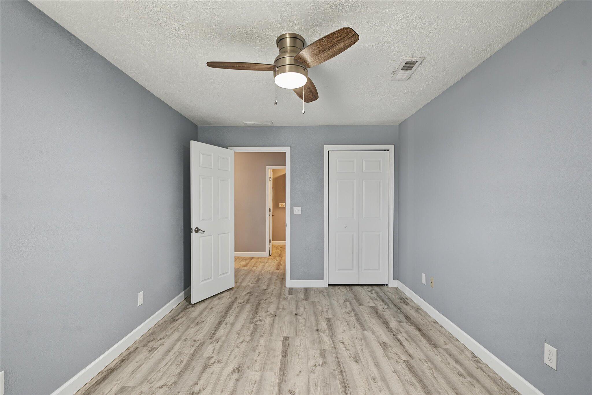 1511 East Groves Drive Property Photo 28