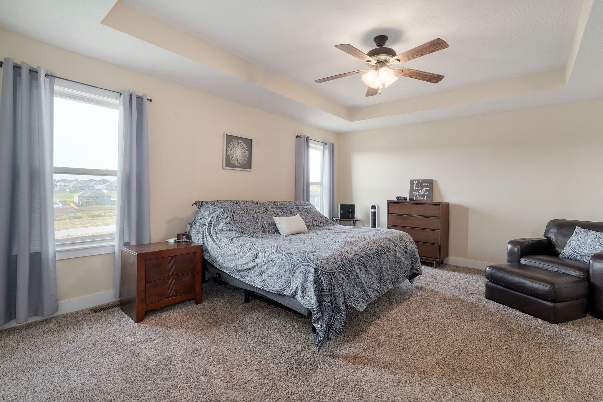 2741 West Fishhook Avenue Property Photo 14