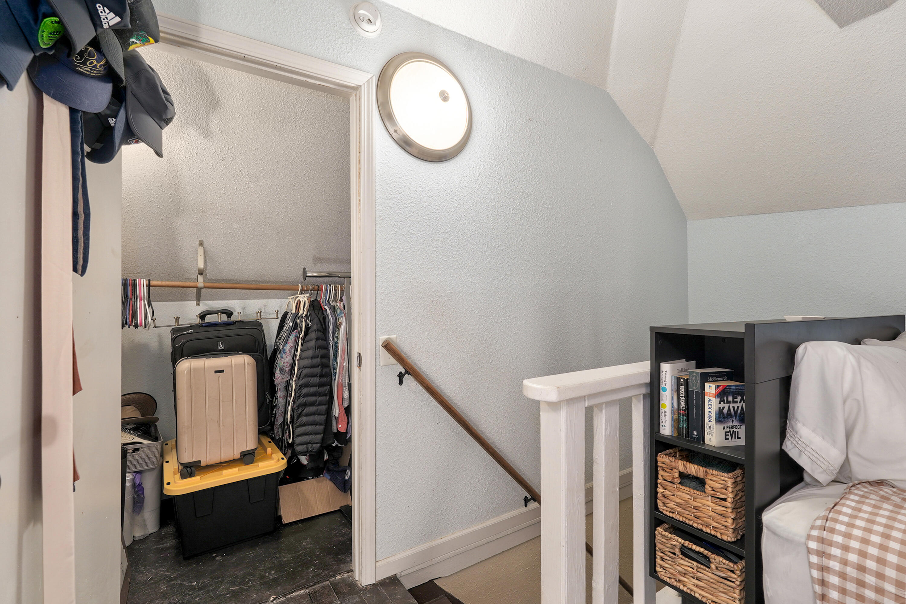 1351 North Summit Avenue Property Photo 25