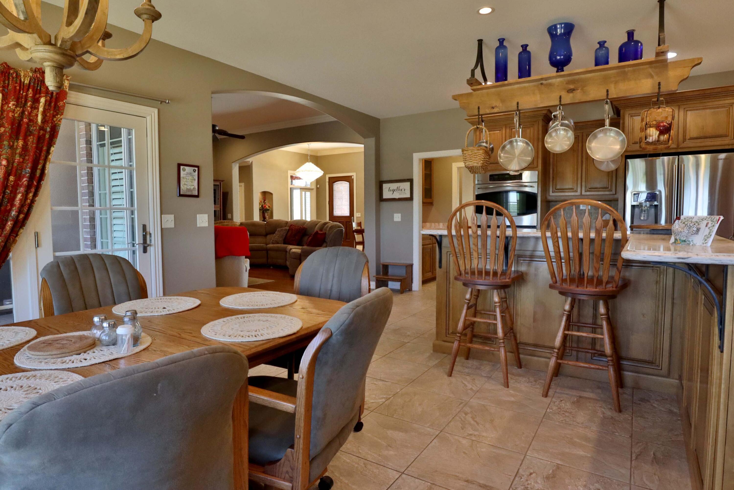905 West Rufina Court Property Photo 24