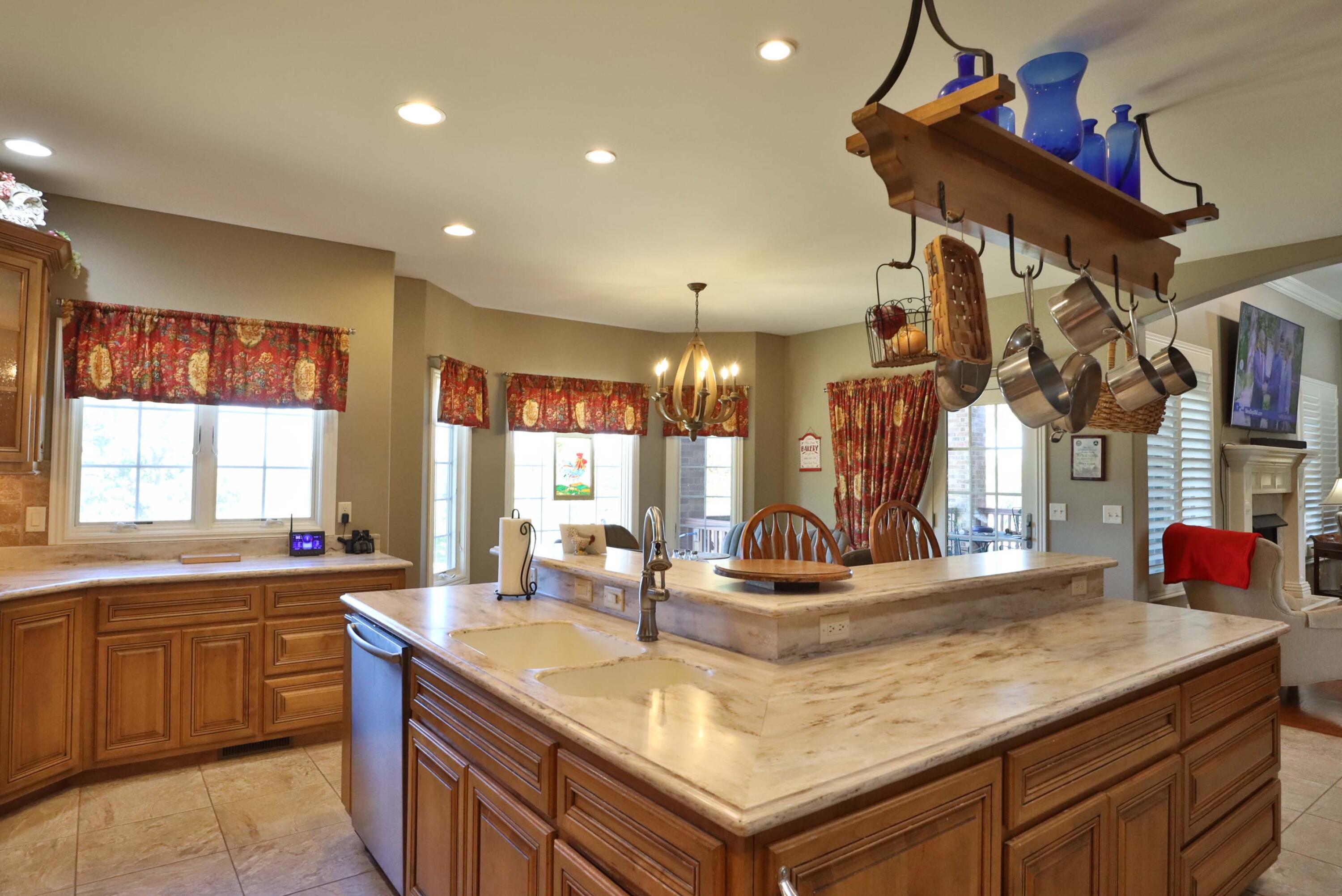 905 West Rufina Court Property Photo 34