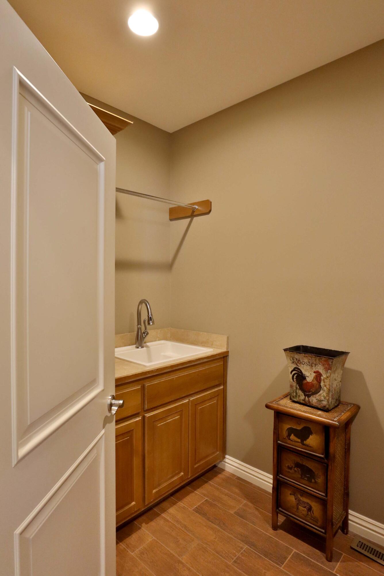 905 West Rufina Court Property Photo 45