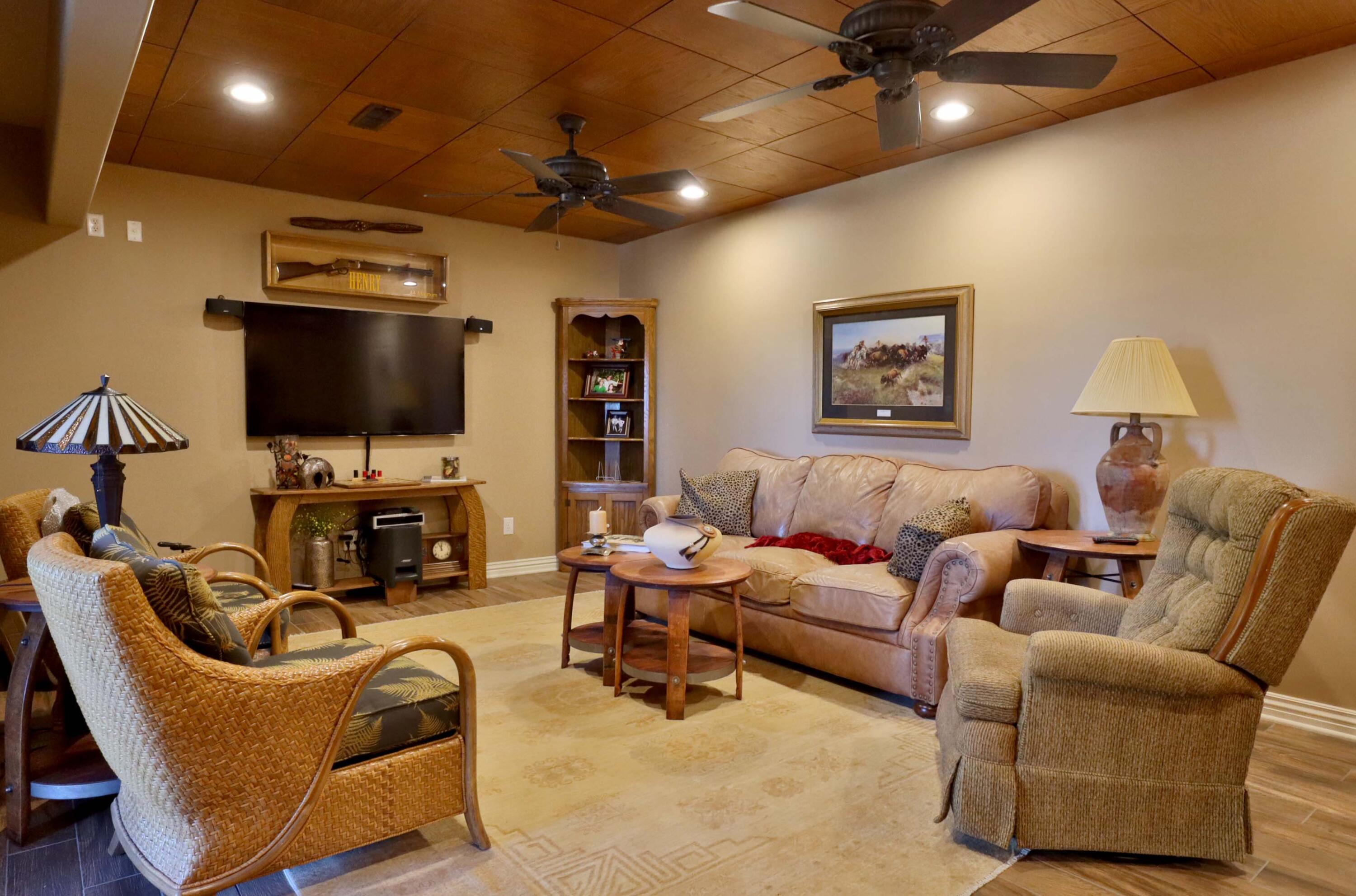 905 West Rufina Court Property Photo 70