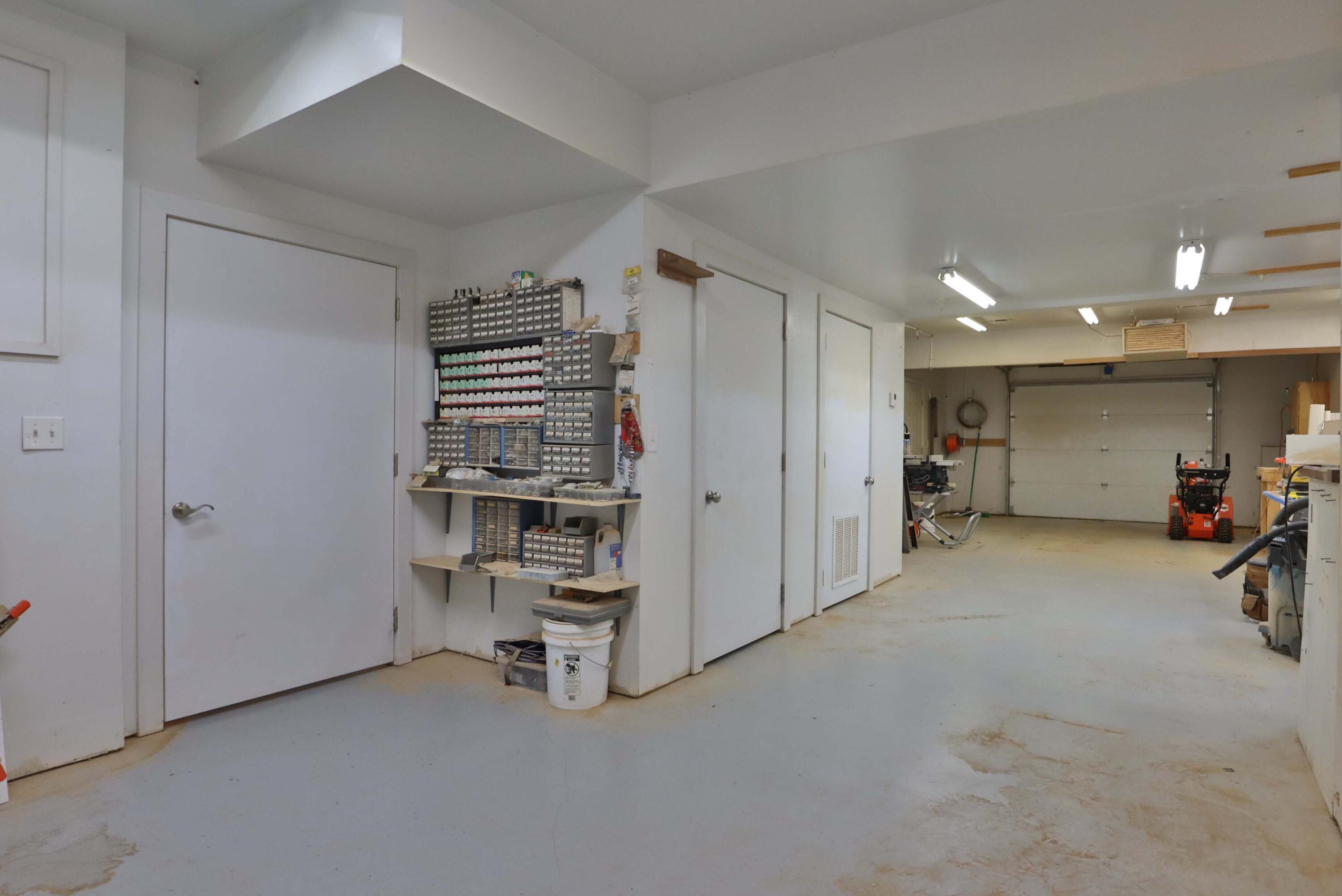 905 West Rufina Court Property Photo 85
