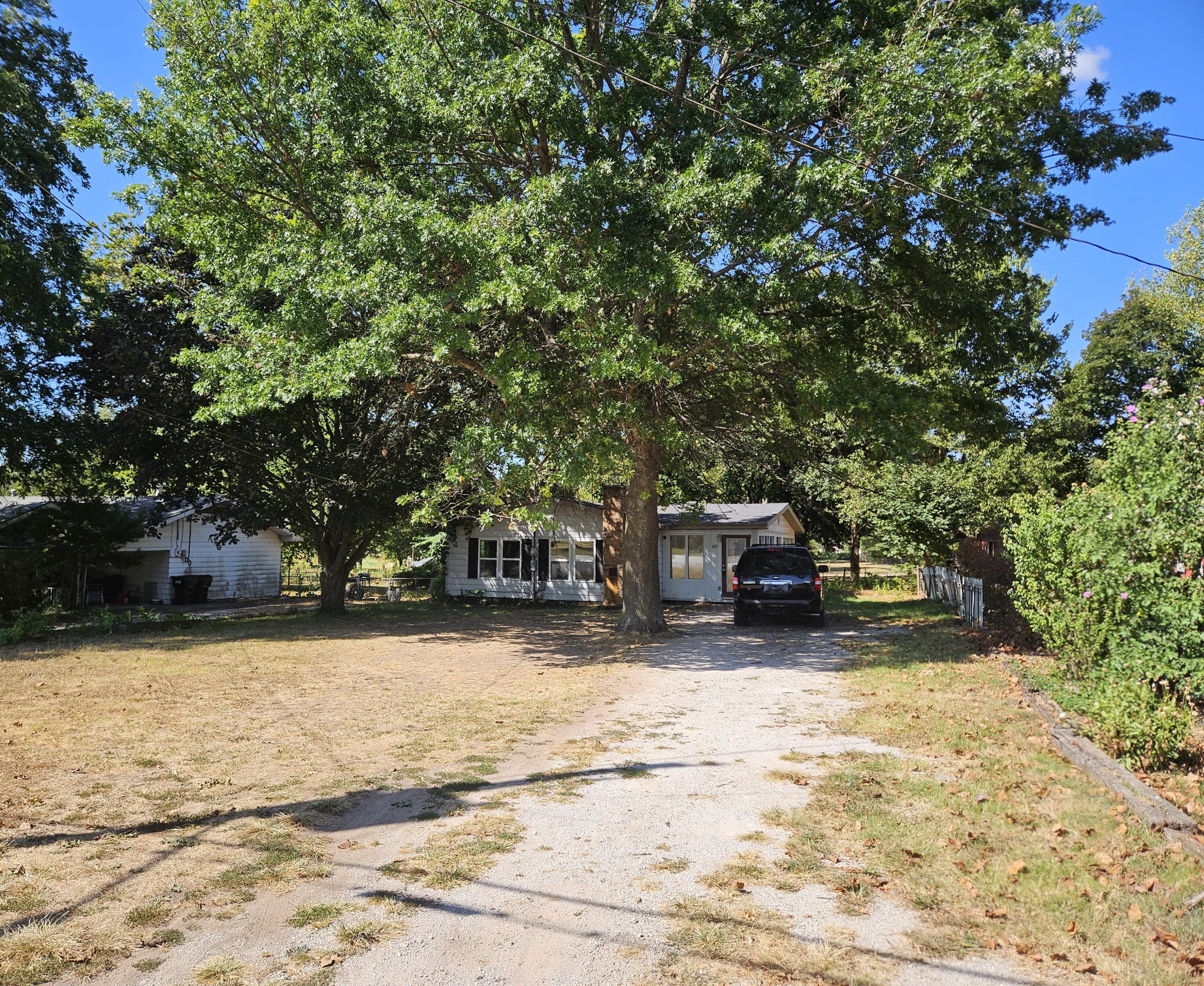503 South Miller Road Property Photo 3