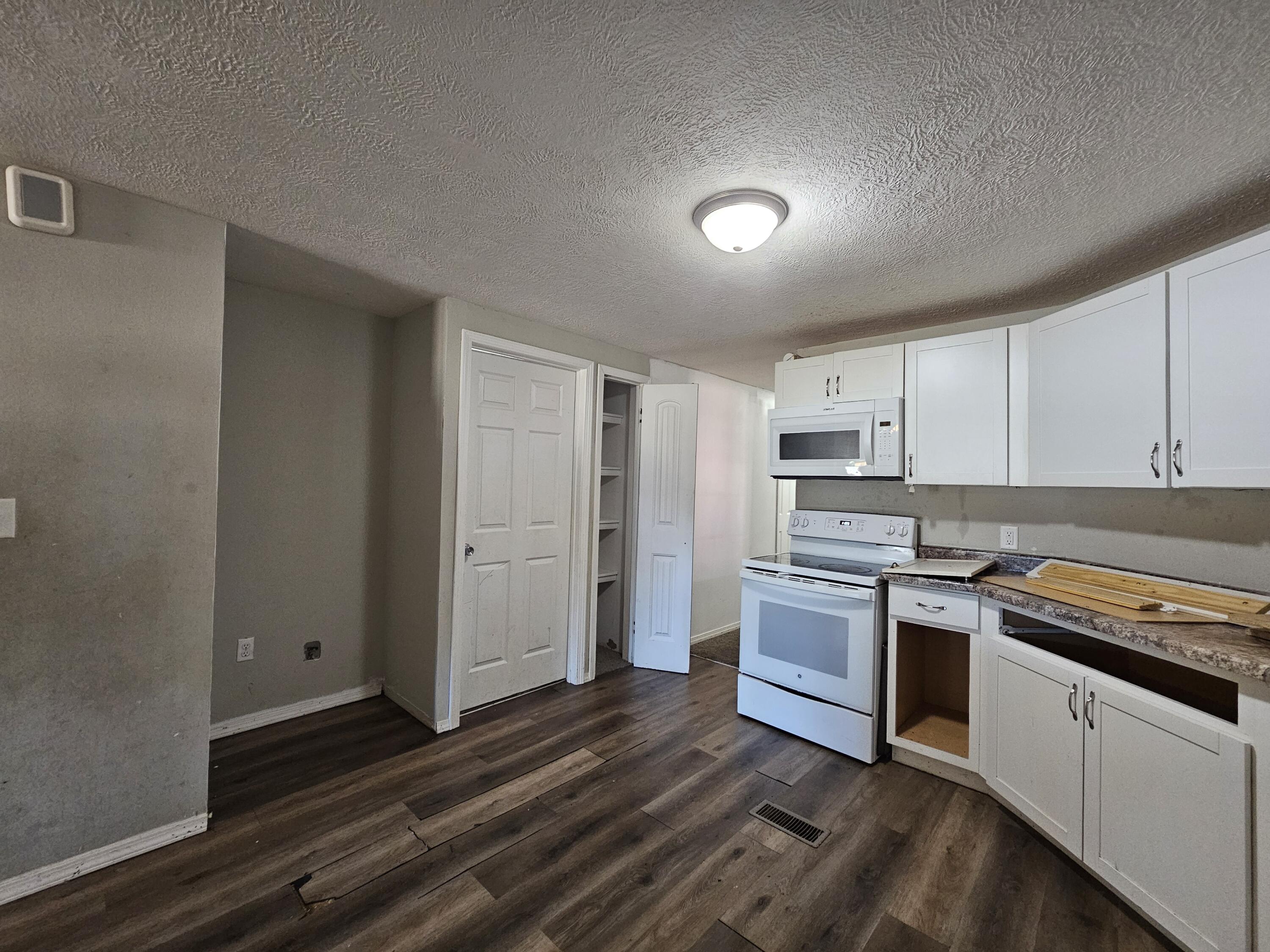 503 South Miller Road Property Photo 13