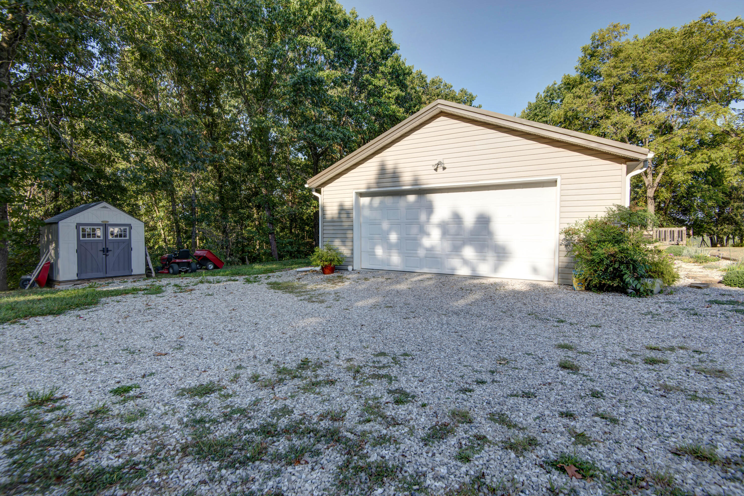 12055 Bridge Mountain Drive Property Photo 6
