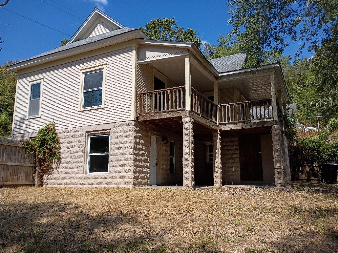 517 3rd Street Property Photo 2