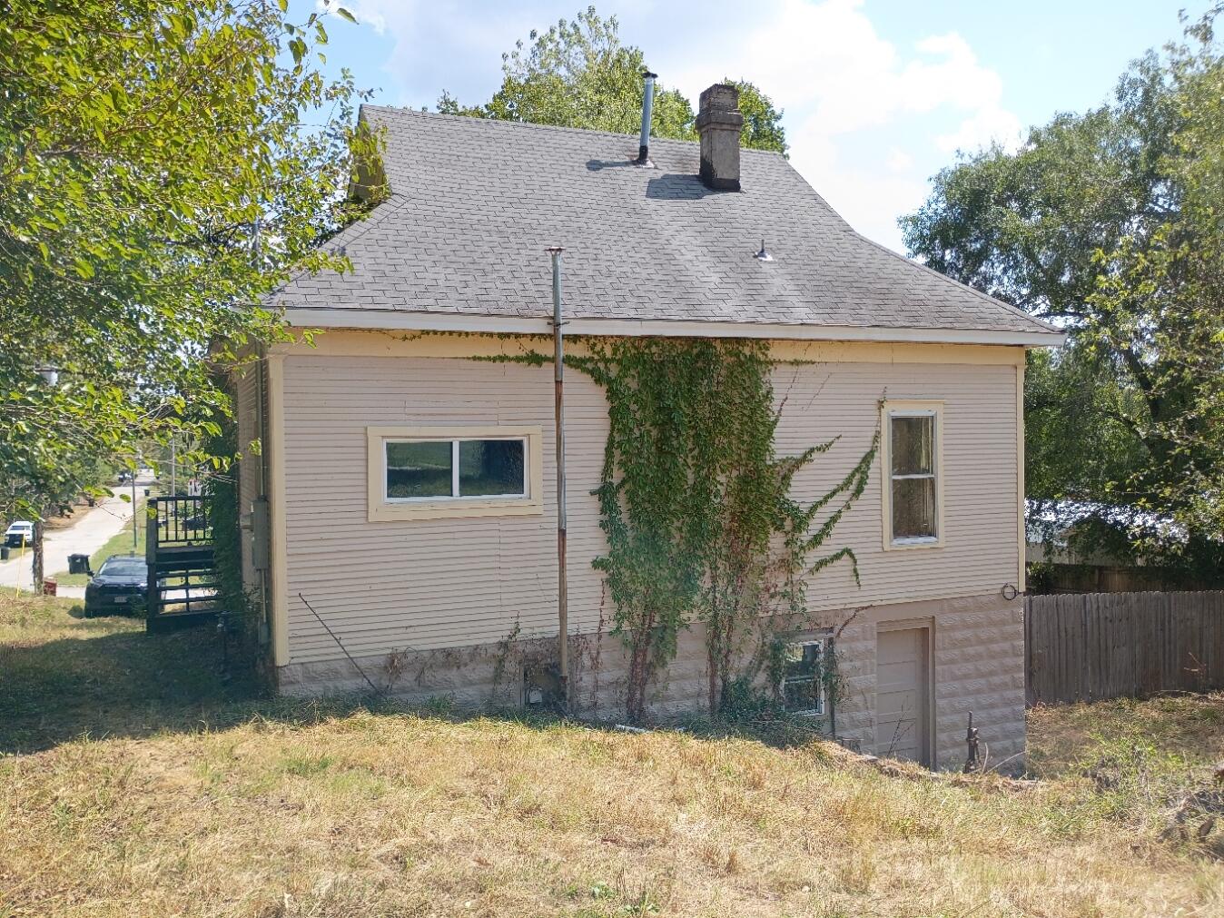 517 3rd Street Property Photo 4