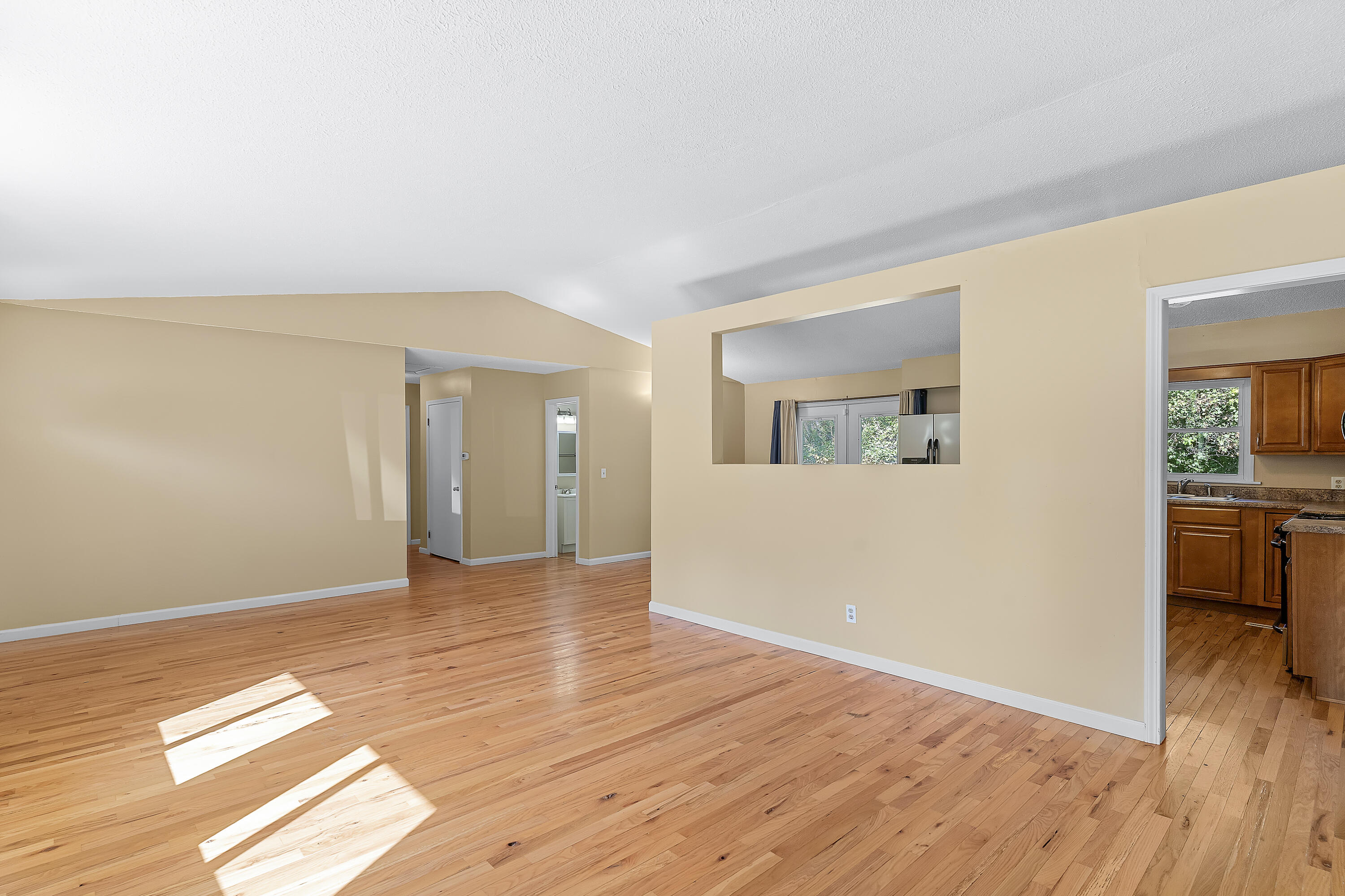701 East Edgewood Street Property Photo 8