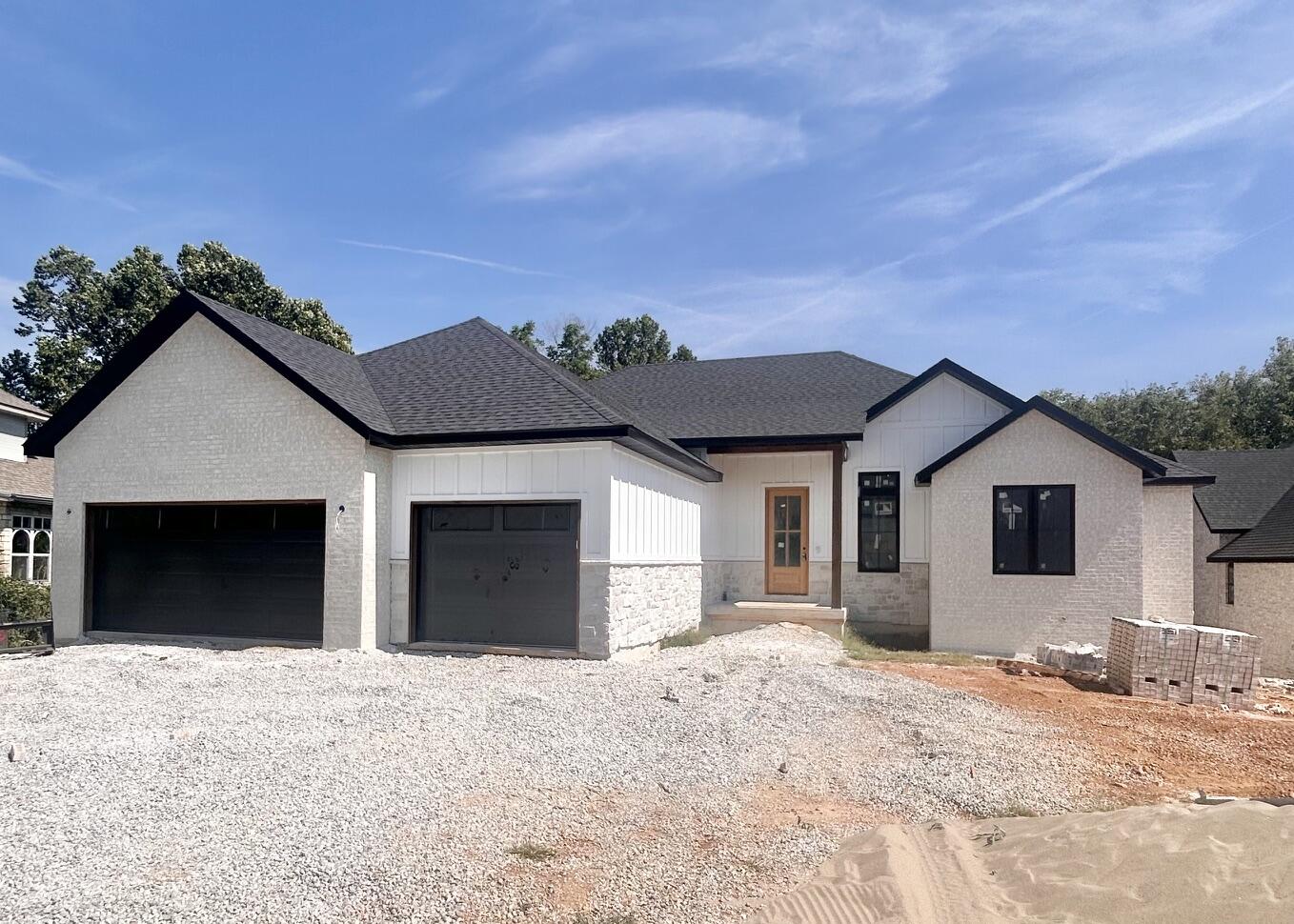 5904 South Clay Avenue Property Photo 1