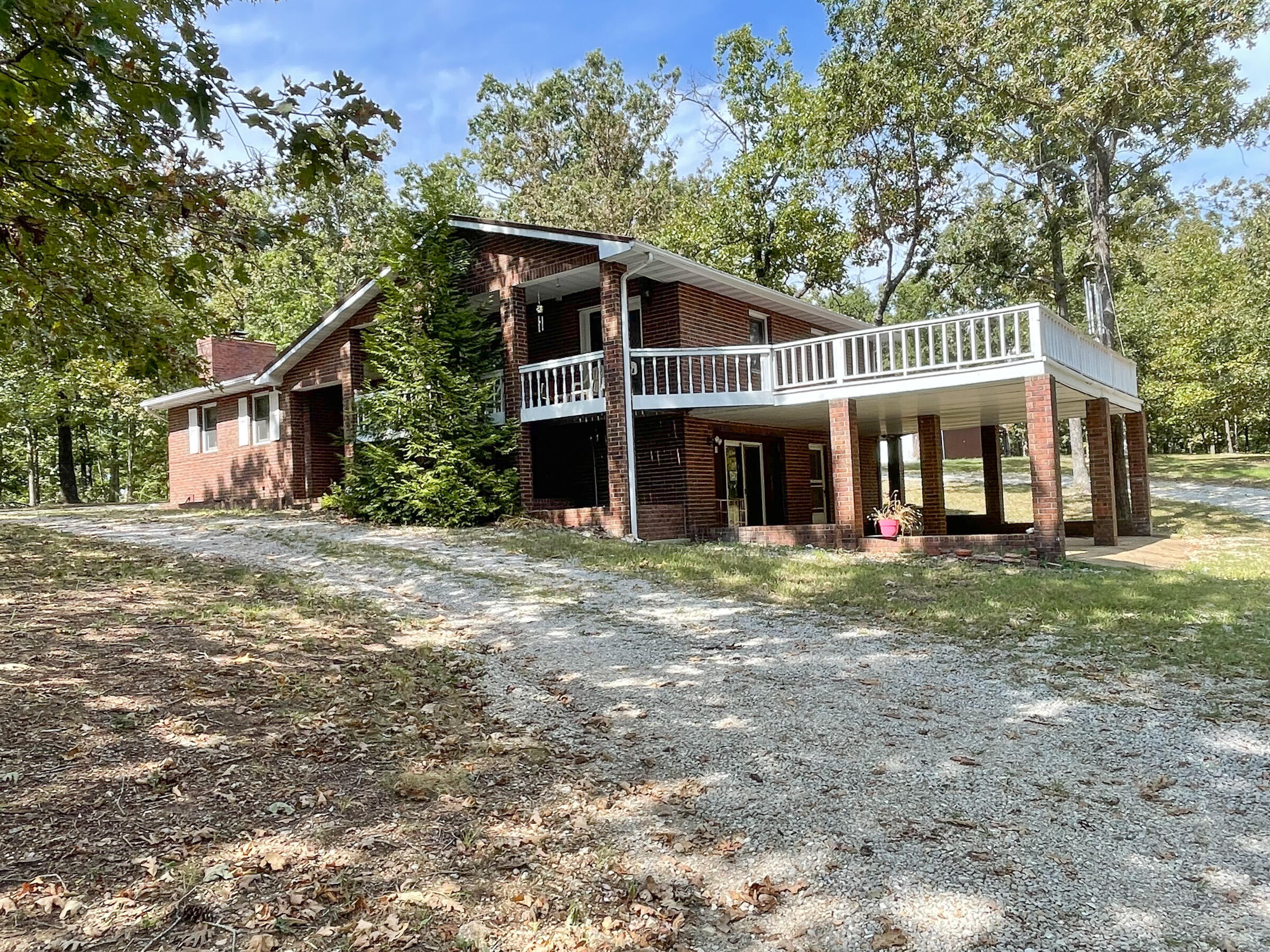 1218 Fox Circle Drive Property Photo 1