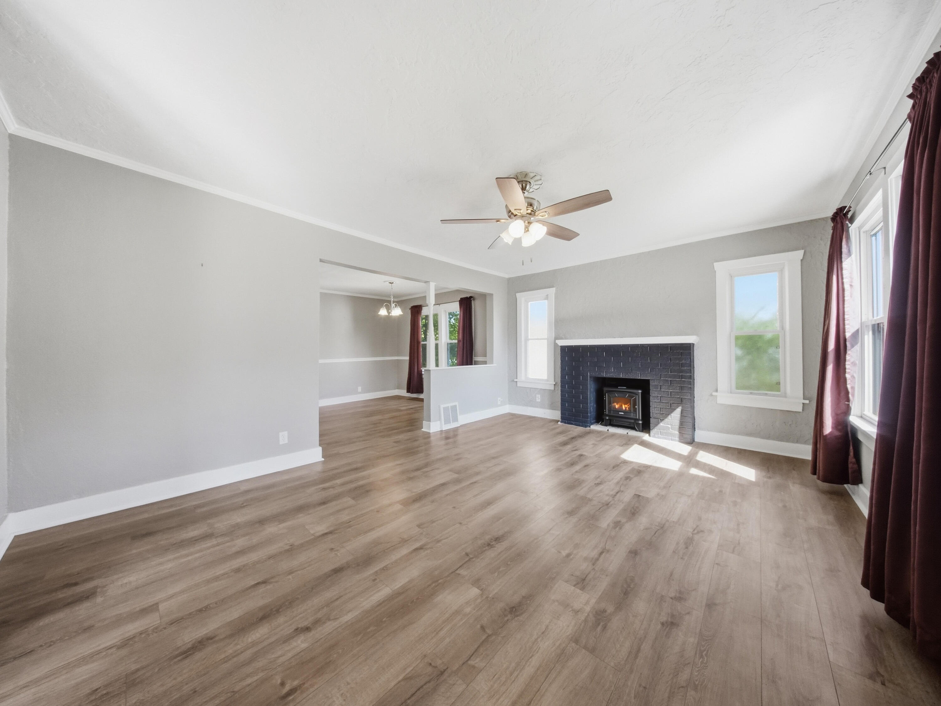 953 South Weaver Avenue Property Photo 11
