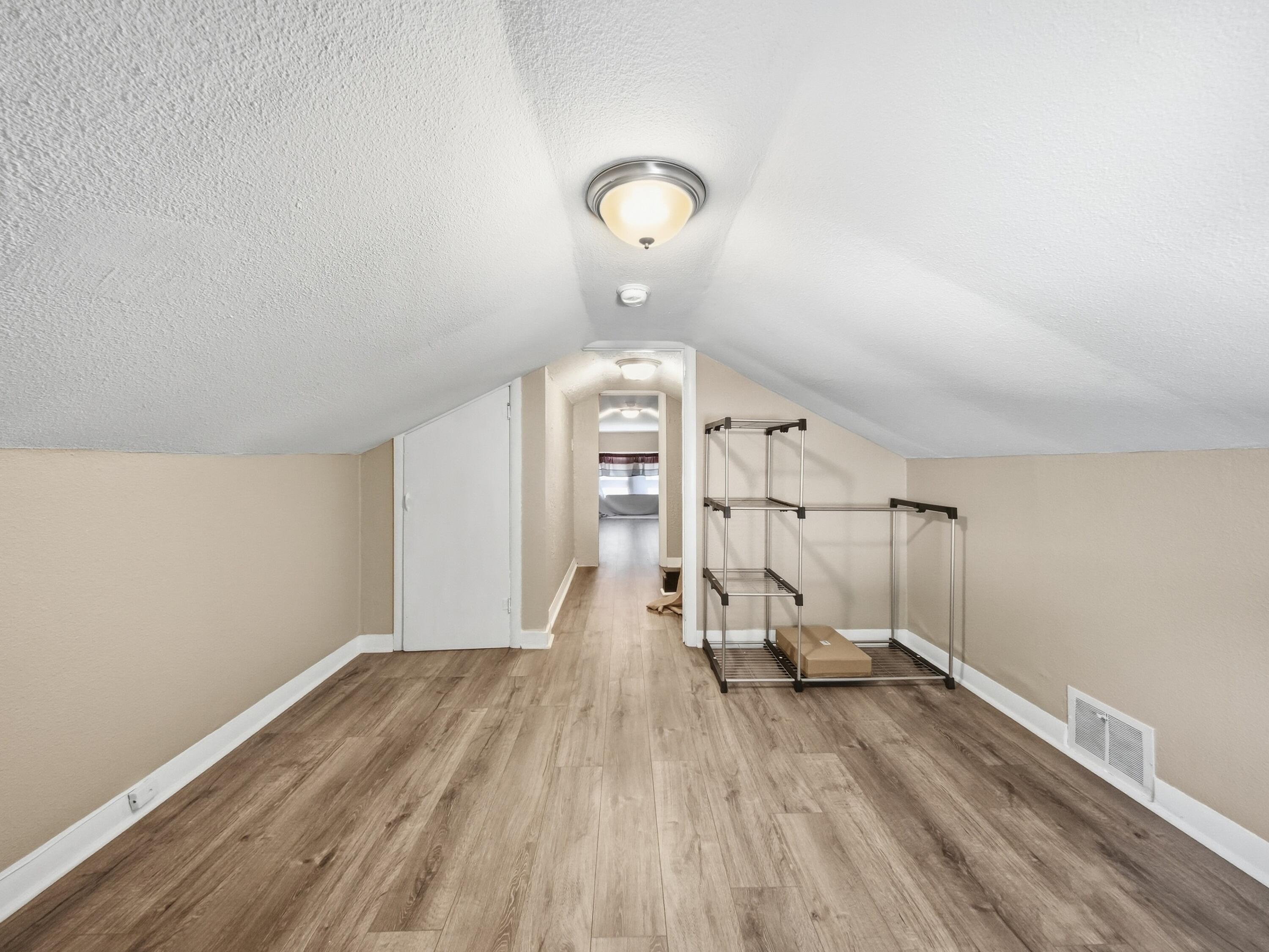 953 South Weaver Avenue Property Photo 27