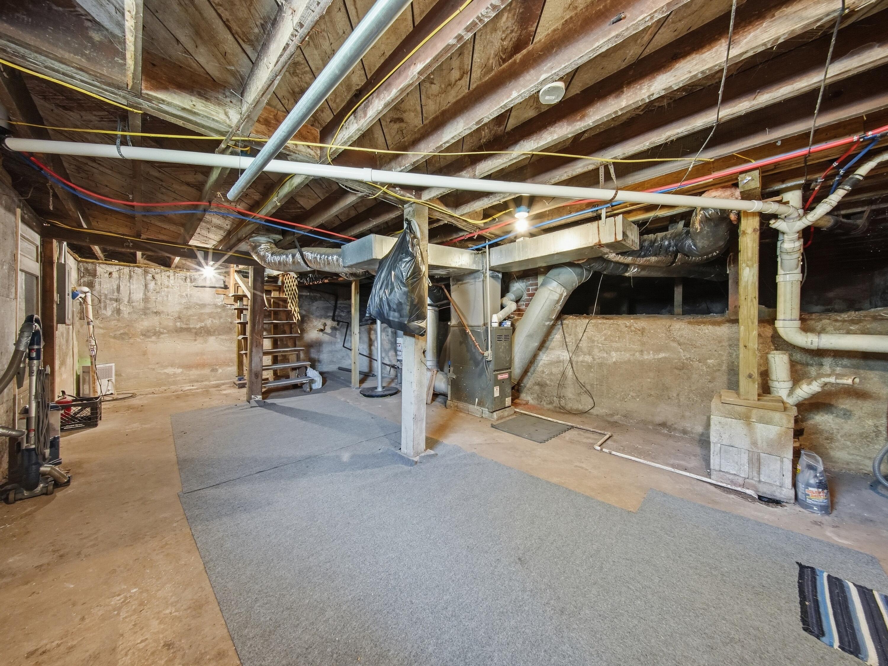 953 South Weaver Avenue Property Photo 30