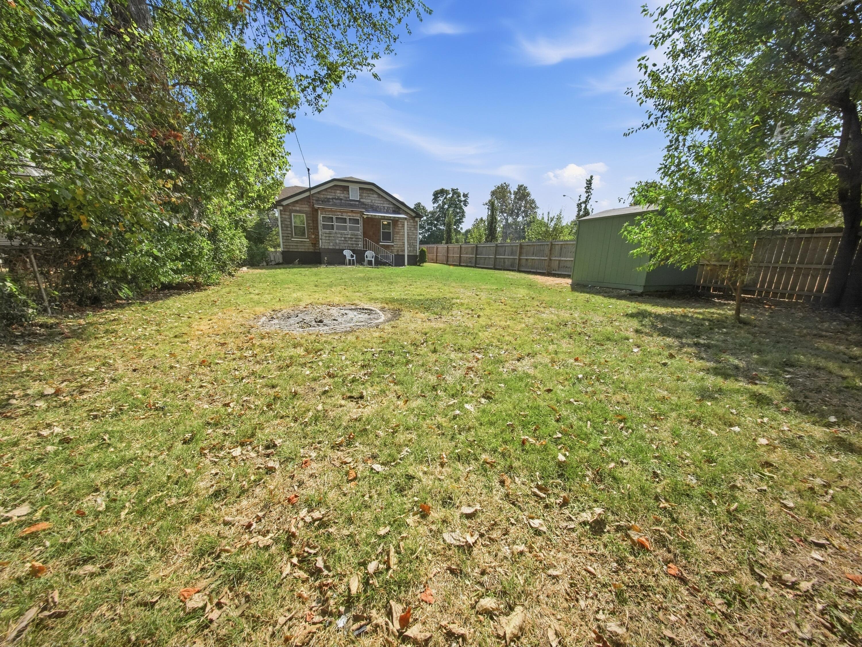 953 South Weaver Avenue Property Photo 36