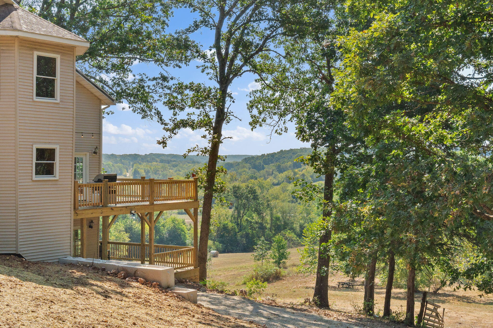 2890 Panther Creek Road Property Photo 6