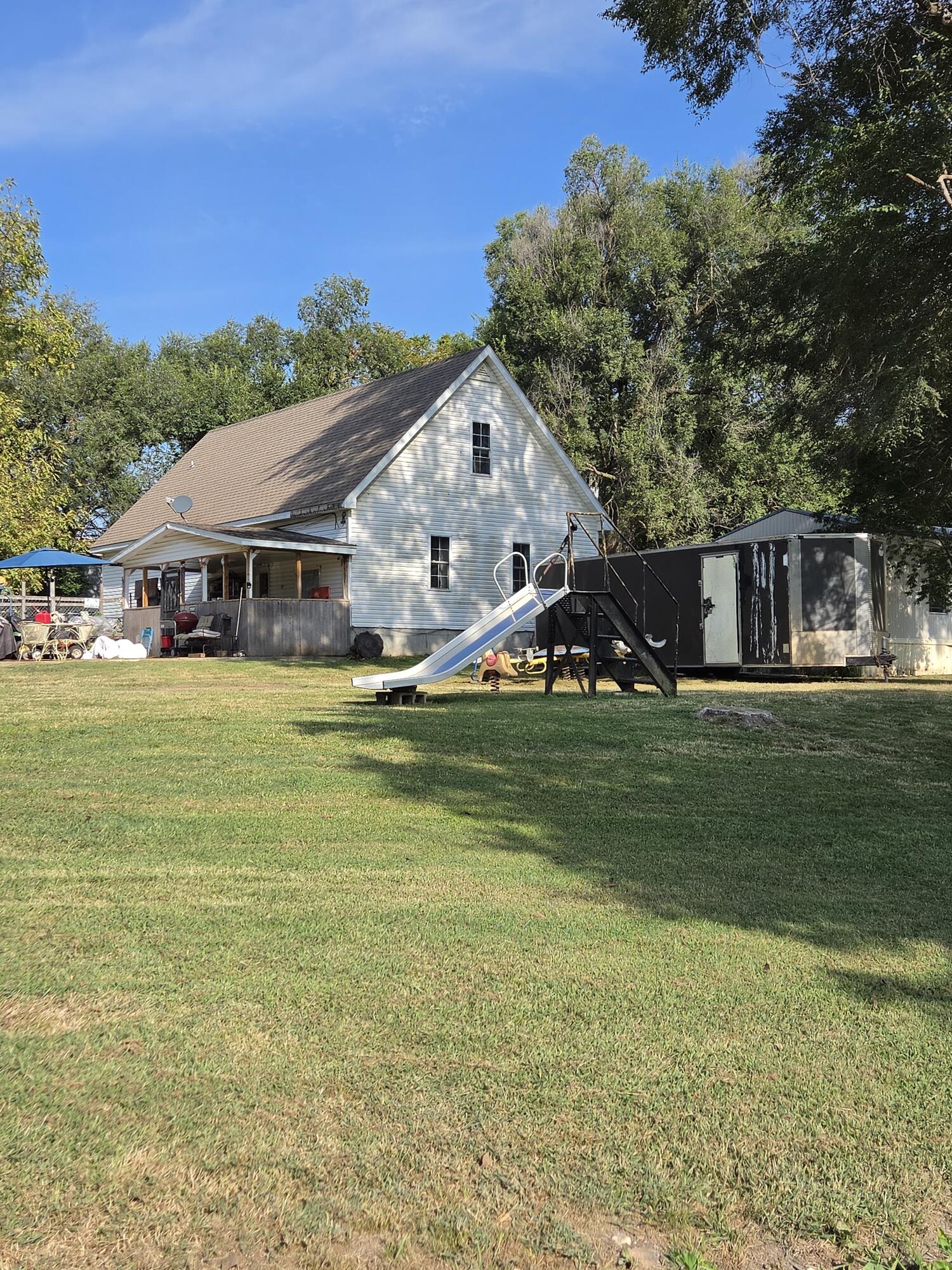 411 Juniper Avenue Property Photo 1