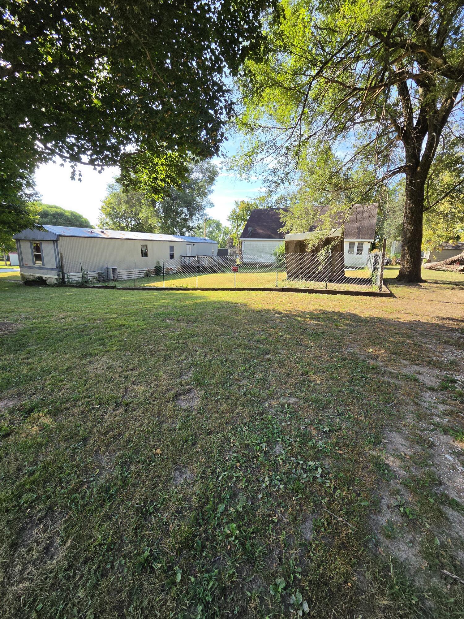 411 Juniper Avenue Property Photo 22