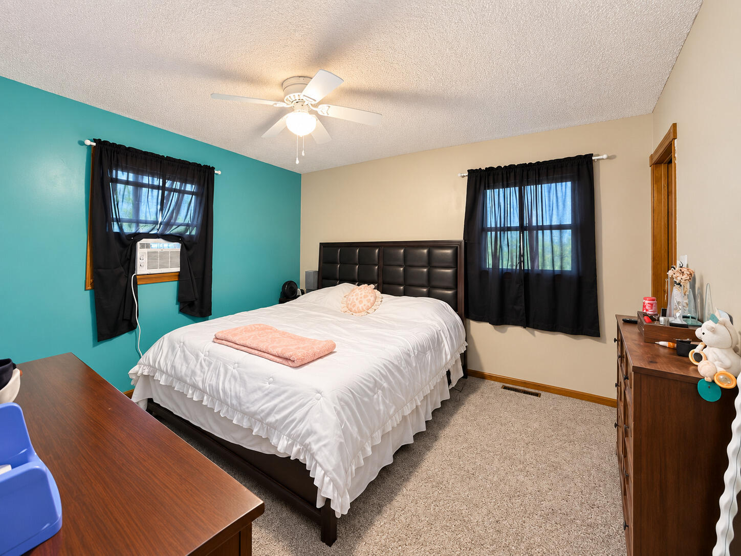 1223 West Locust Street Property Photo 8