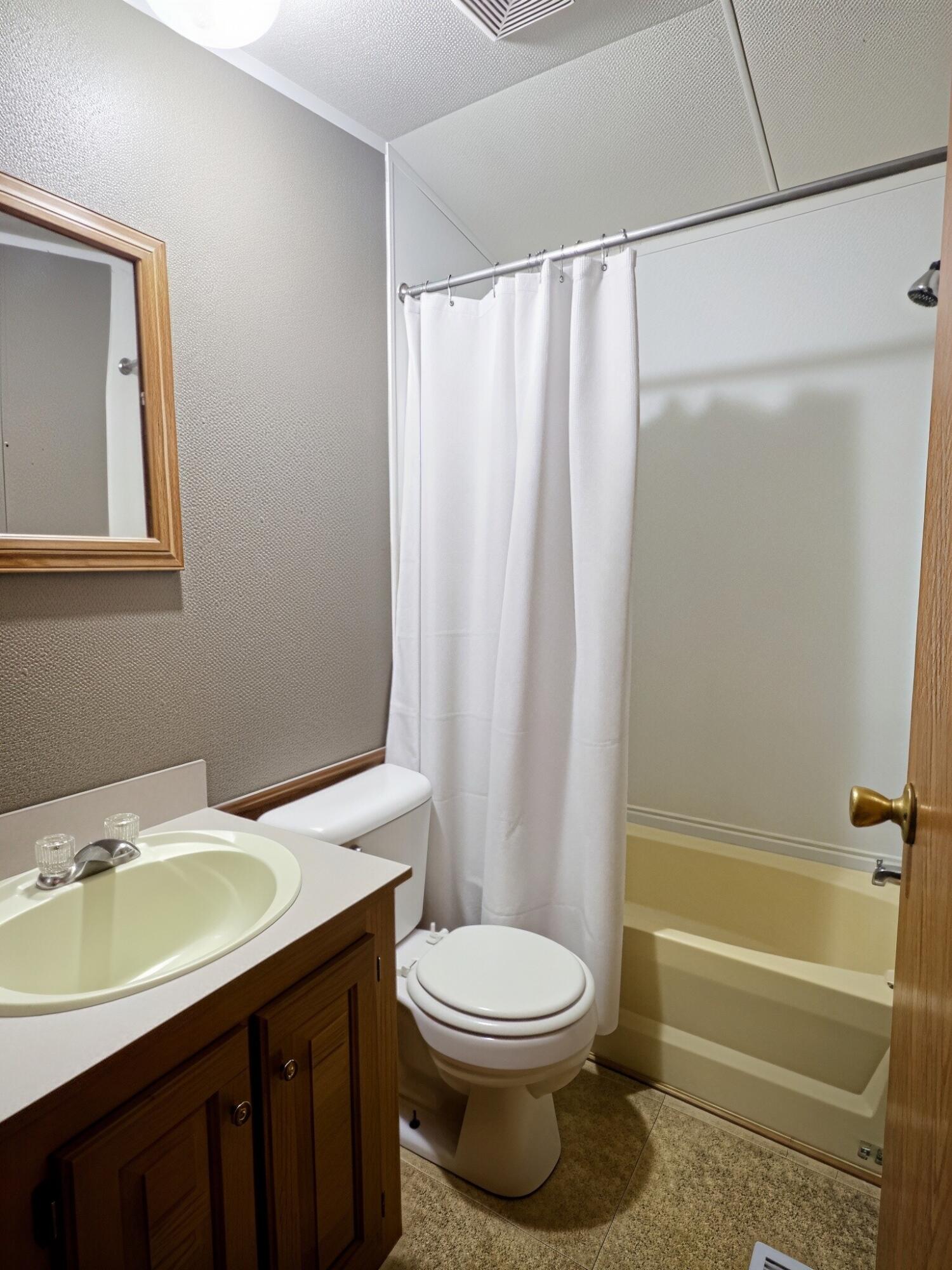216 Hillcrest Circle Property Photo 10