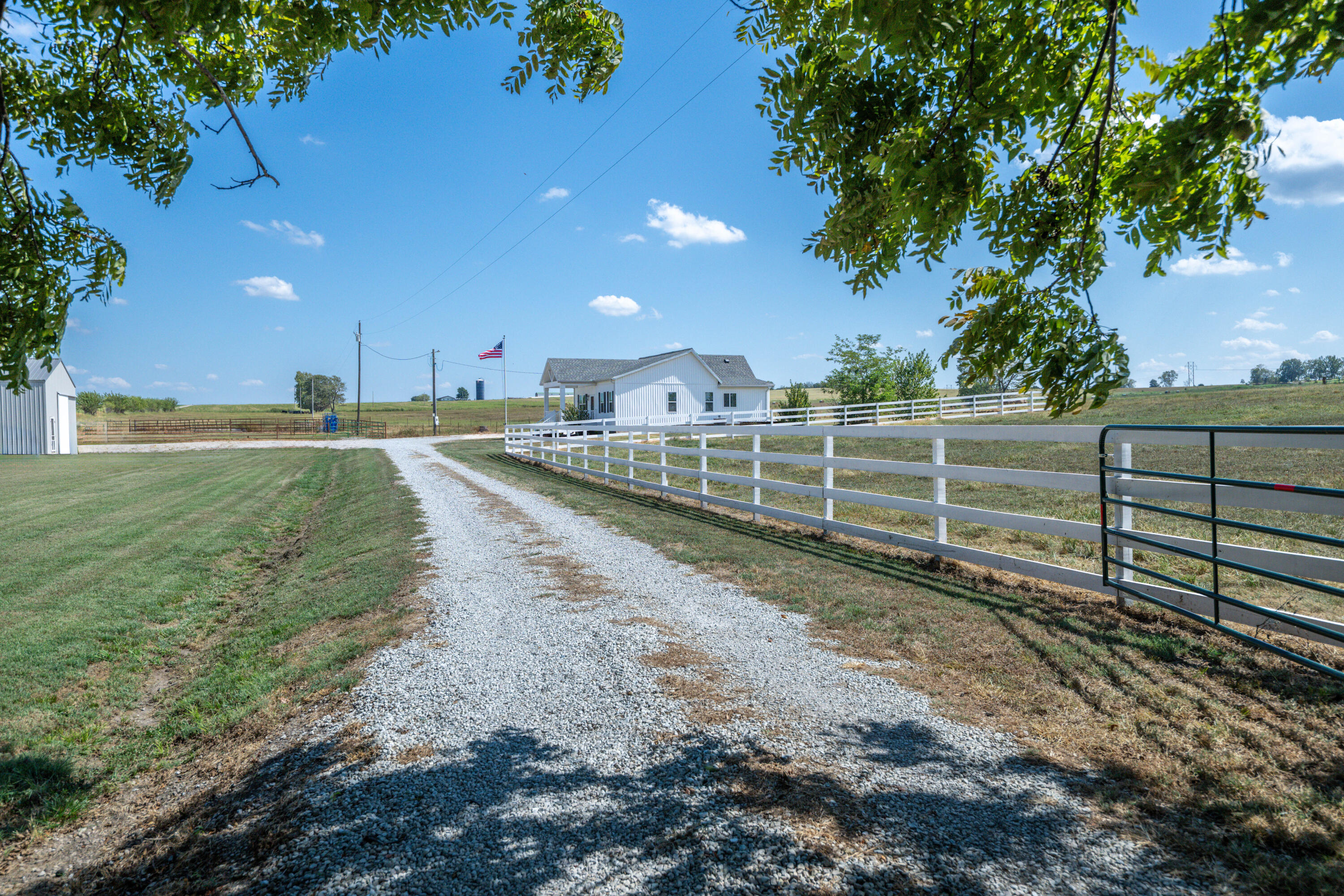 1584 East 517th Road Property Photo 1