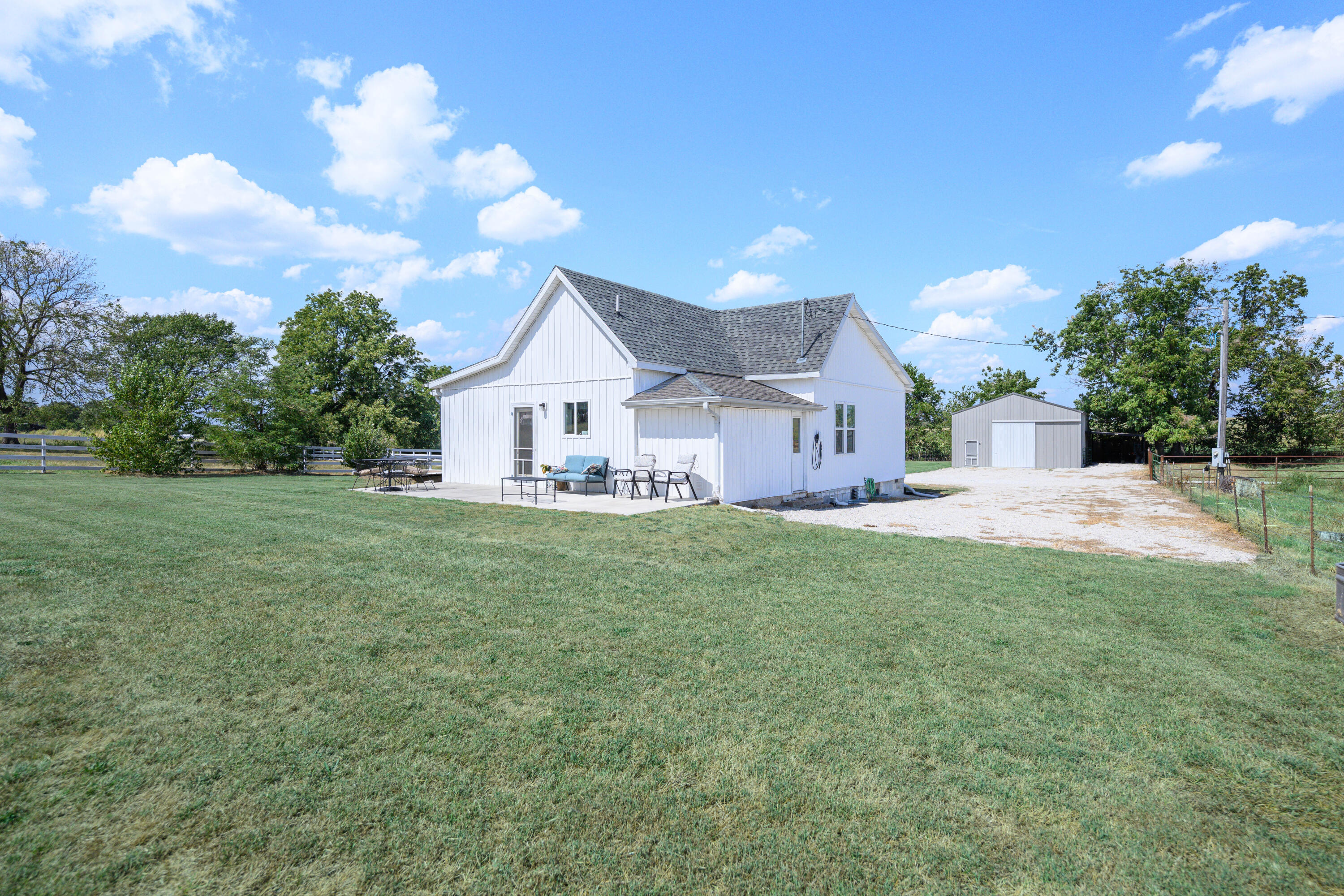 1584 East 517th Road Property Photo 32