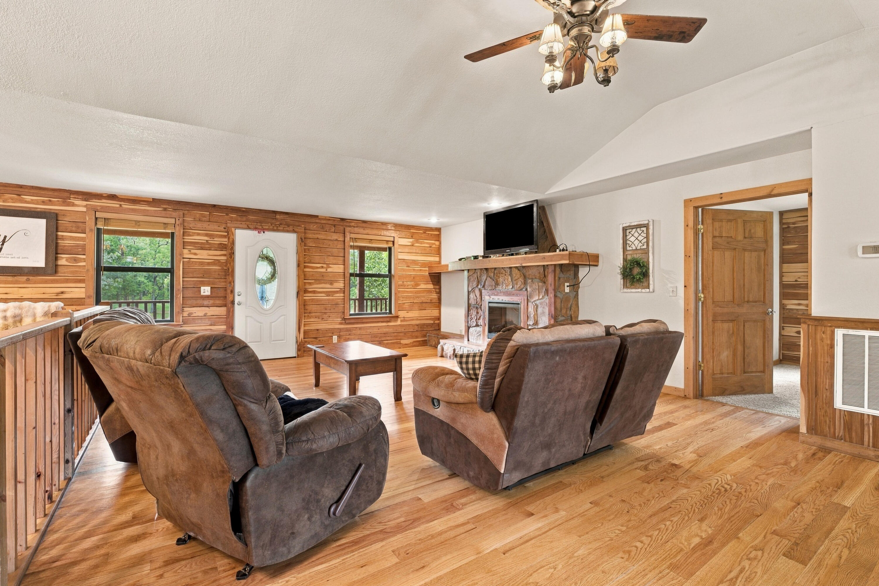 2148 Private Road 2421 Property Photo 7
