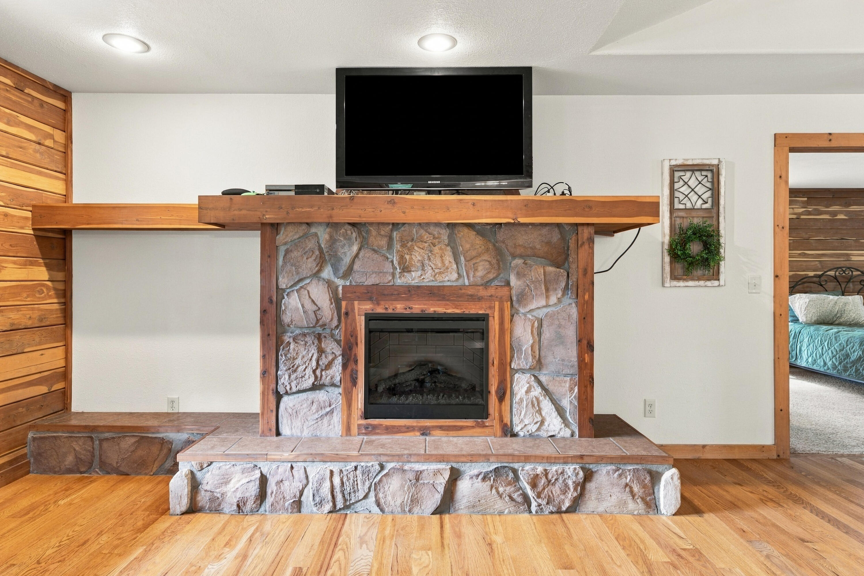 2148 Private Road 2421 Property Photo 8