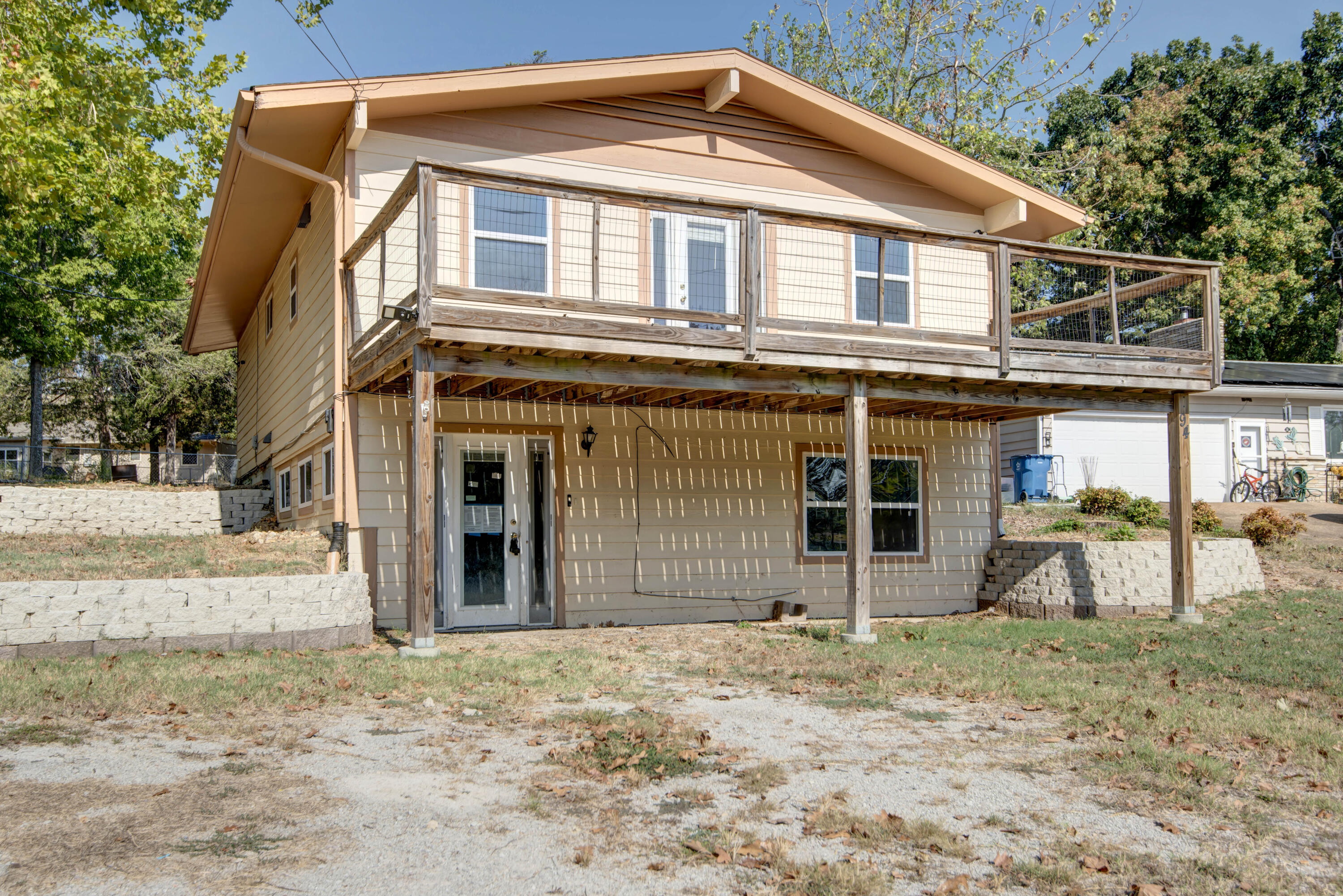 94 Lakeshore Drive Property Photo 1