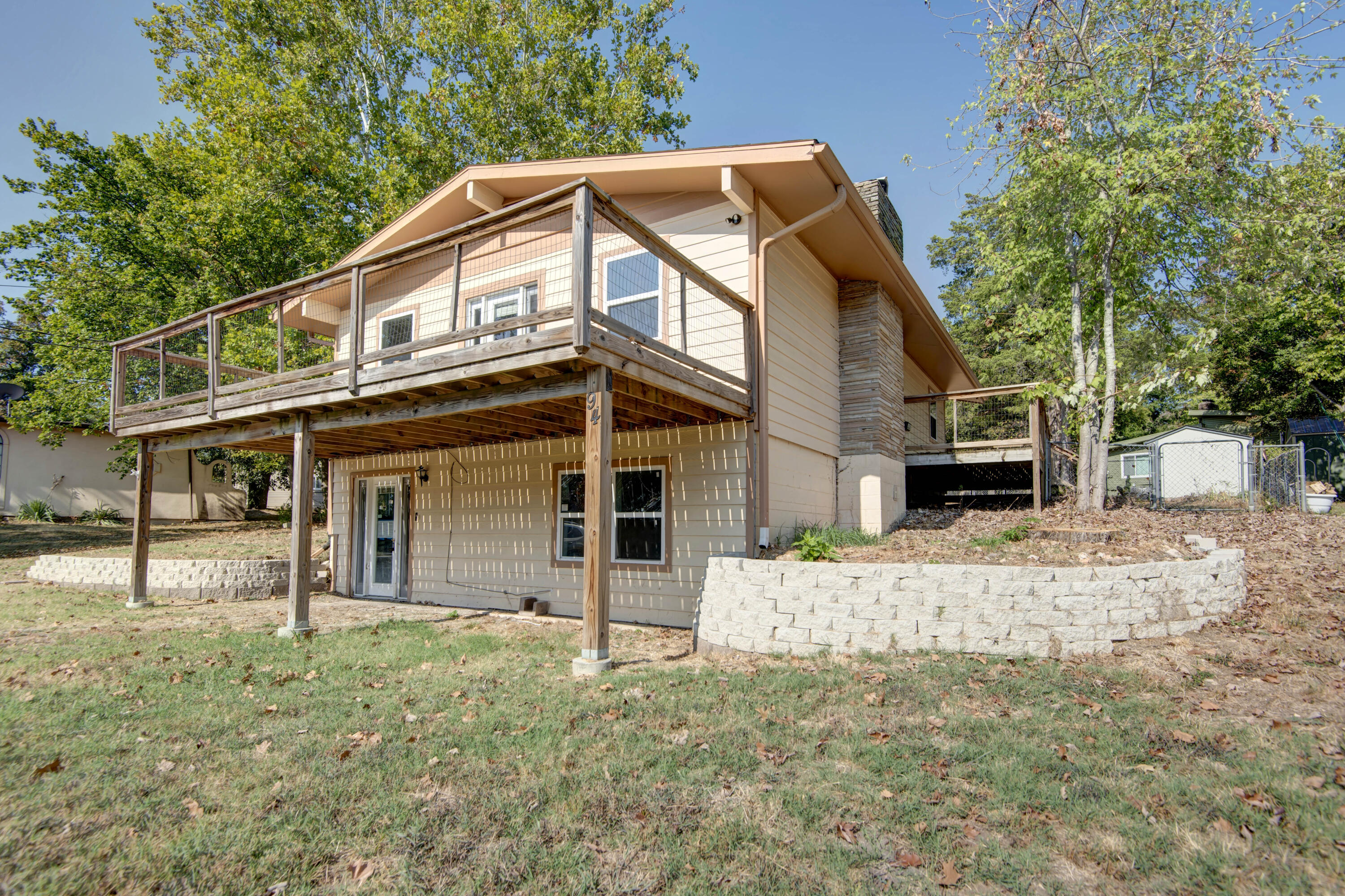 94 Lakeshore Drive Property Photo 3
