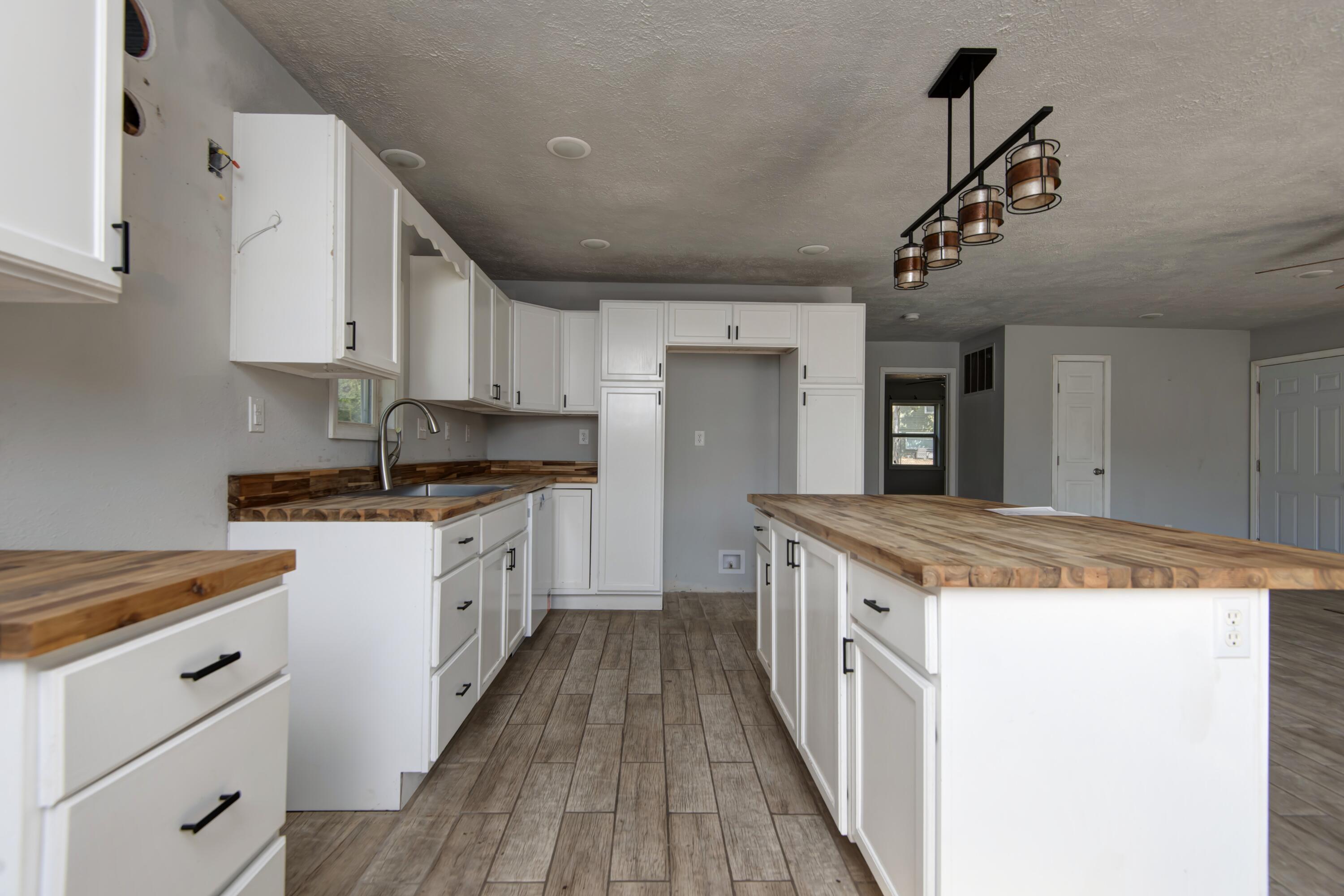 94 Lakeshore Drive Property Photo 6