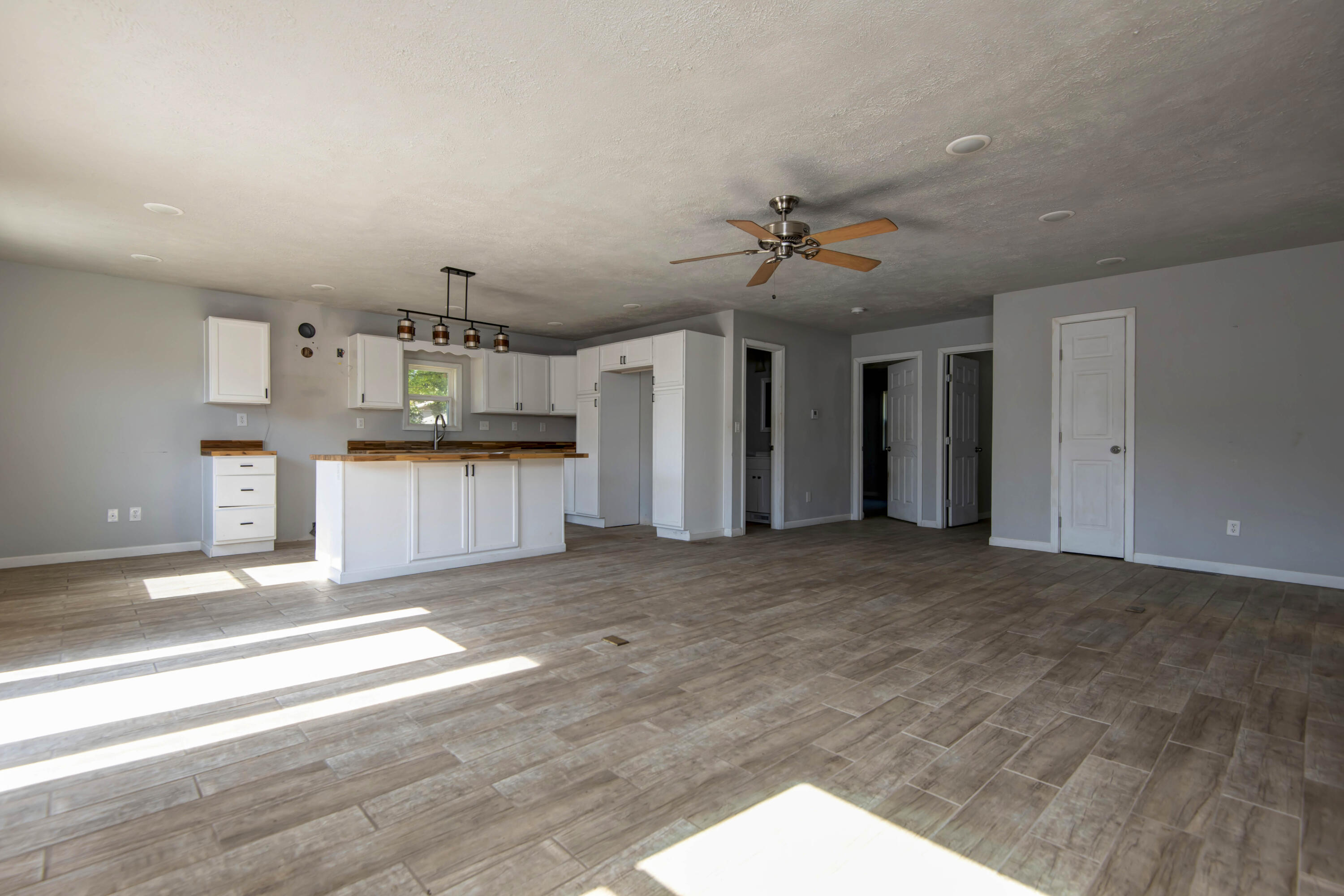 94 Lakeshore Drive Property Photo 10