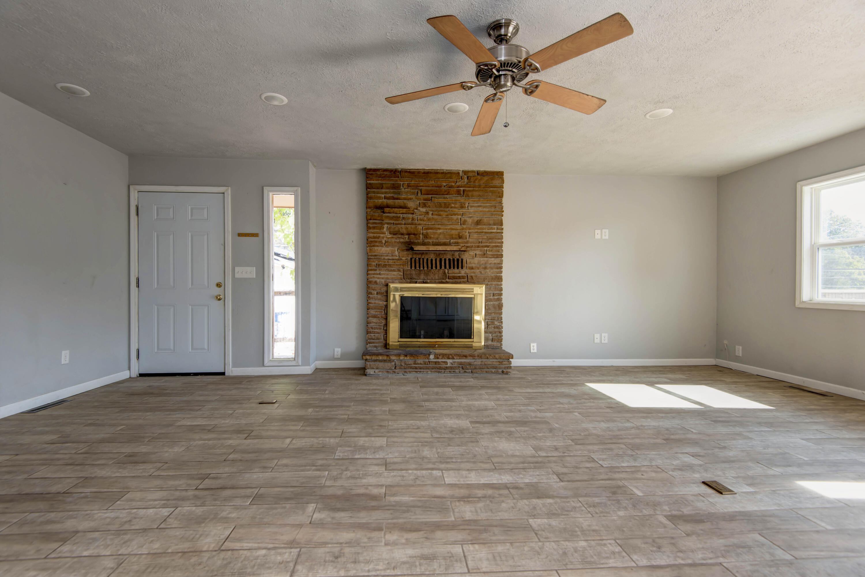 94 Lakeshore Drive Property Photo 11